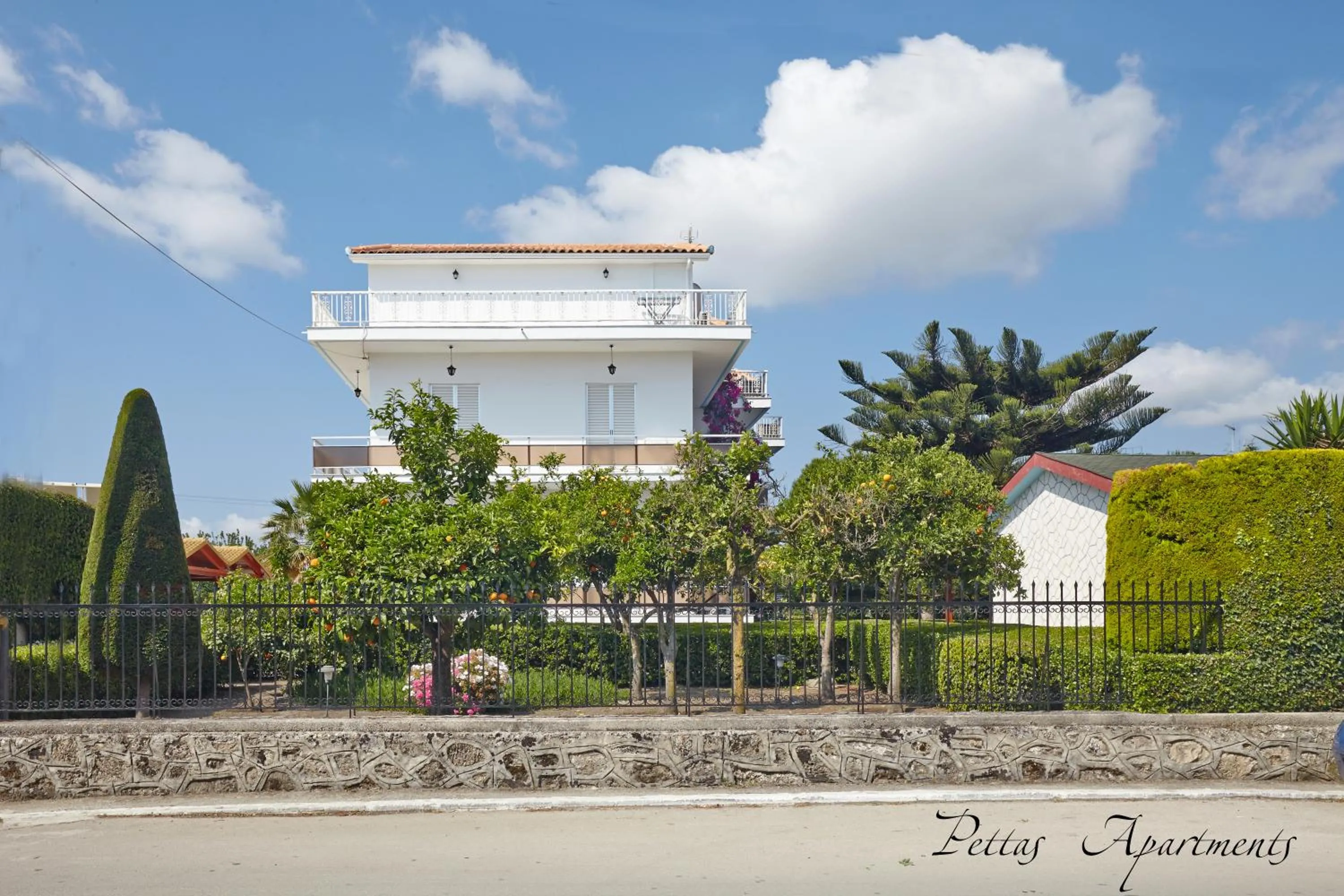 Property building in Pettas Apartments