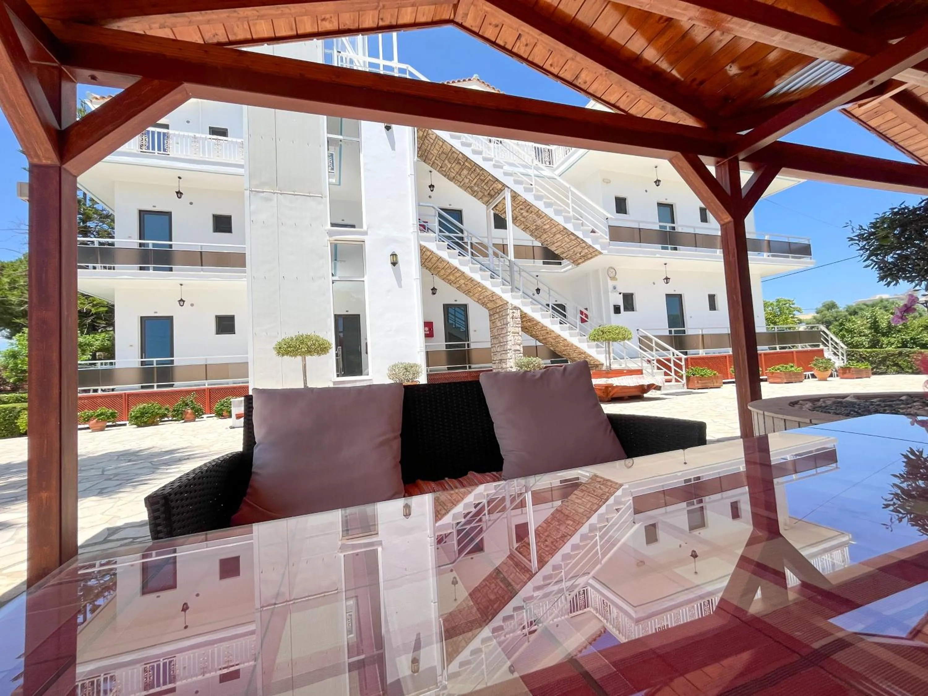 Property building in Pettas Apartments