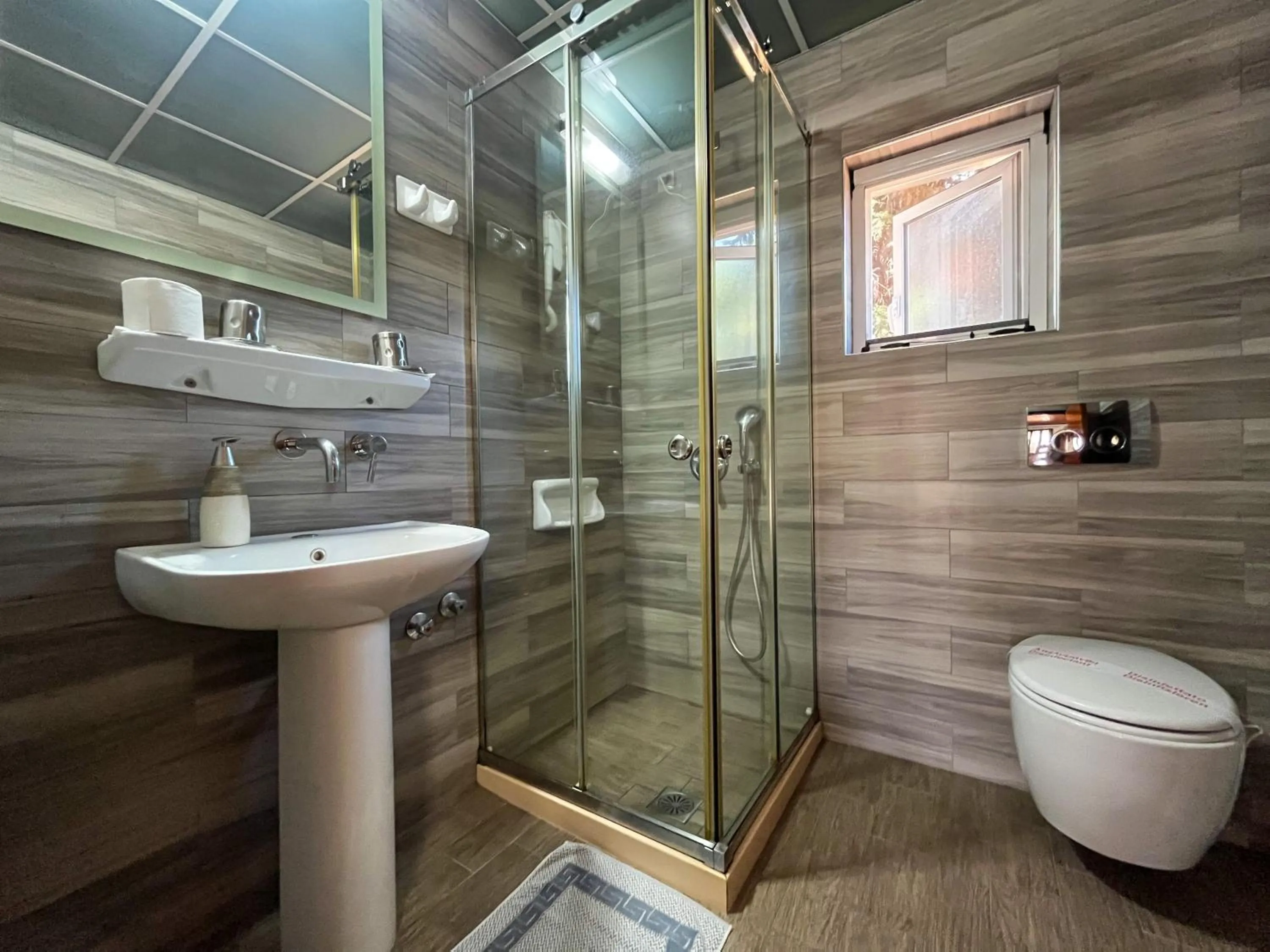 Bathroom in Pettas Apartments