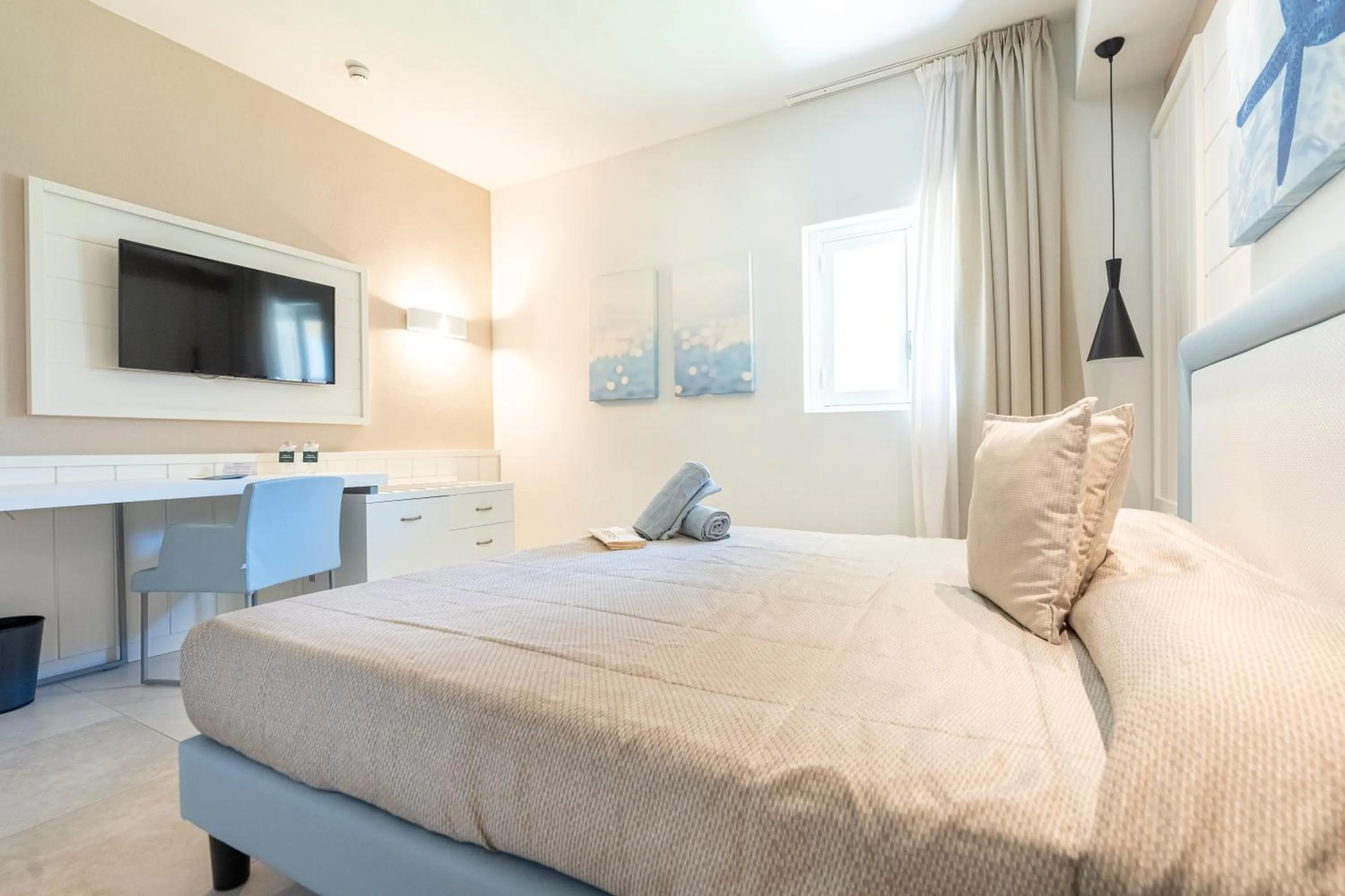 Bedroom, Bed in Mangia's Pollina Resort