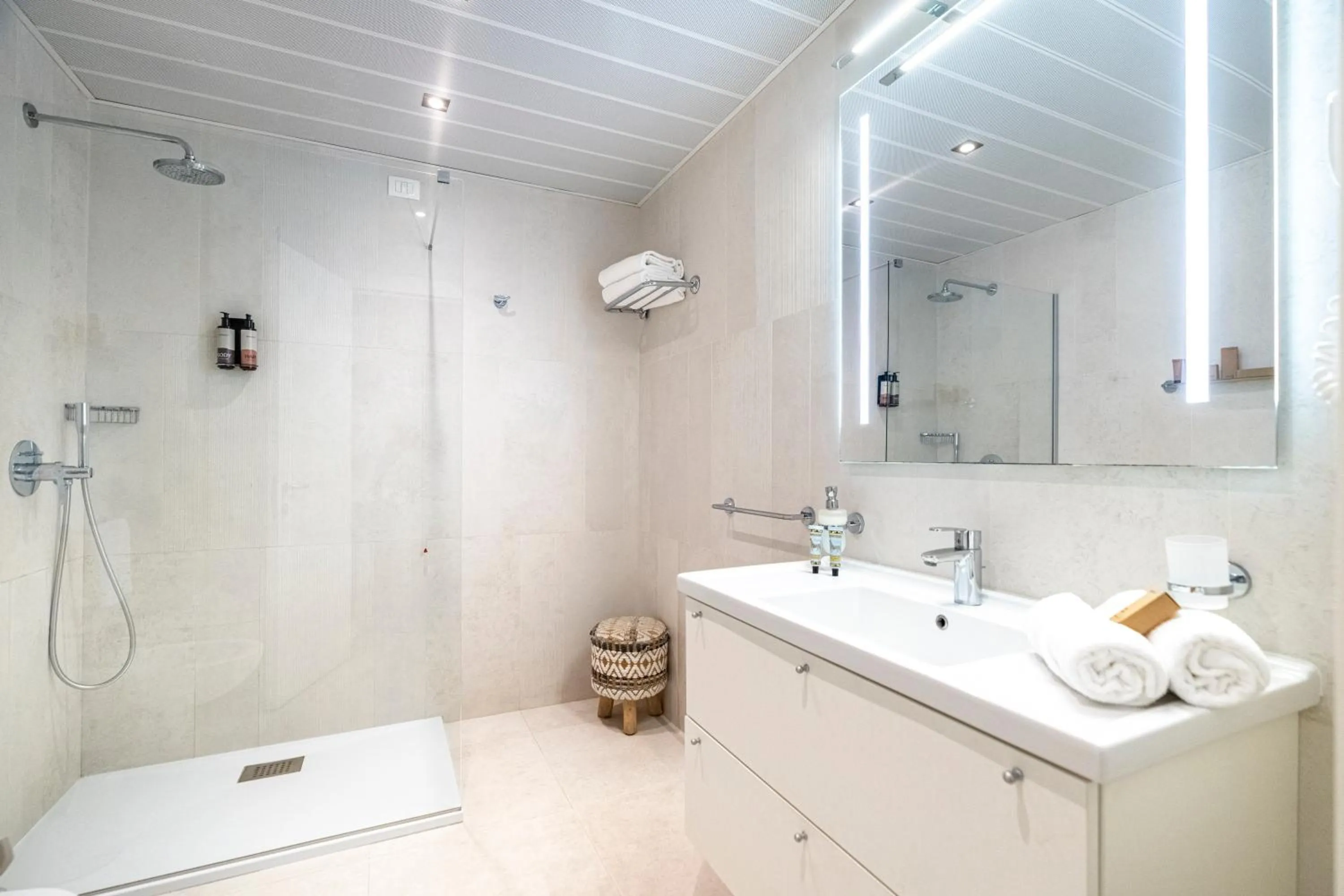 Bathroom in Mangia's Pollina Resort