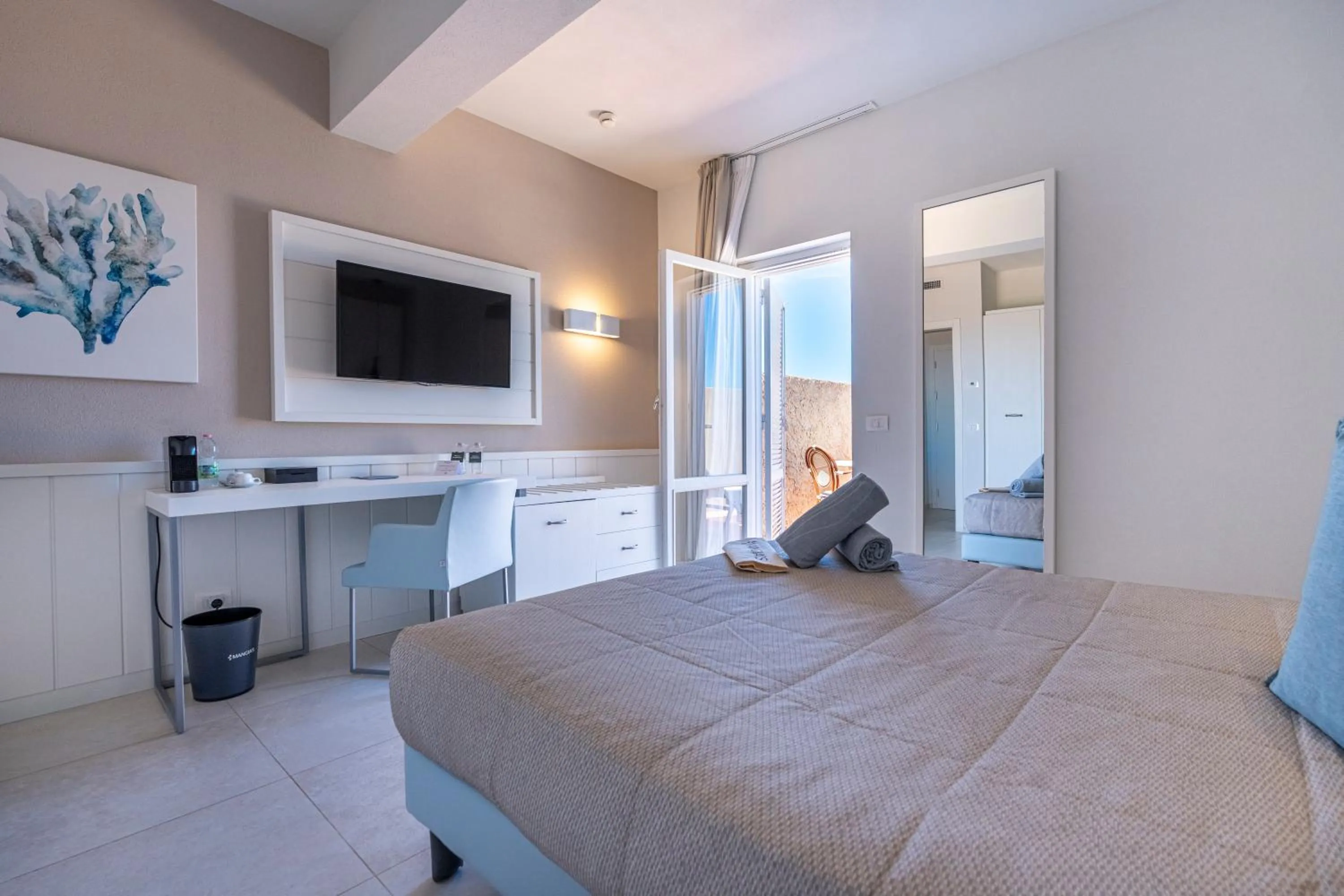 Bedroom, Bed in Mangia's Pollina Resort