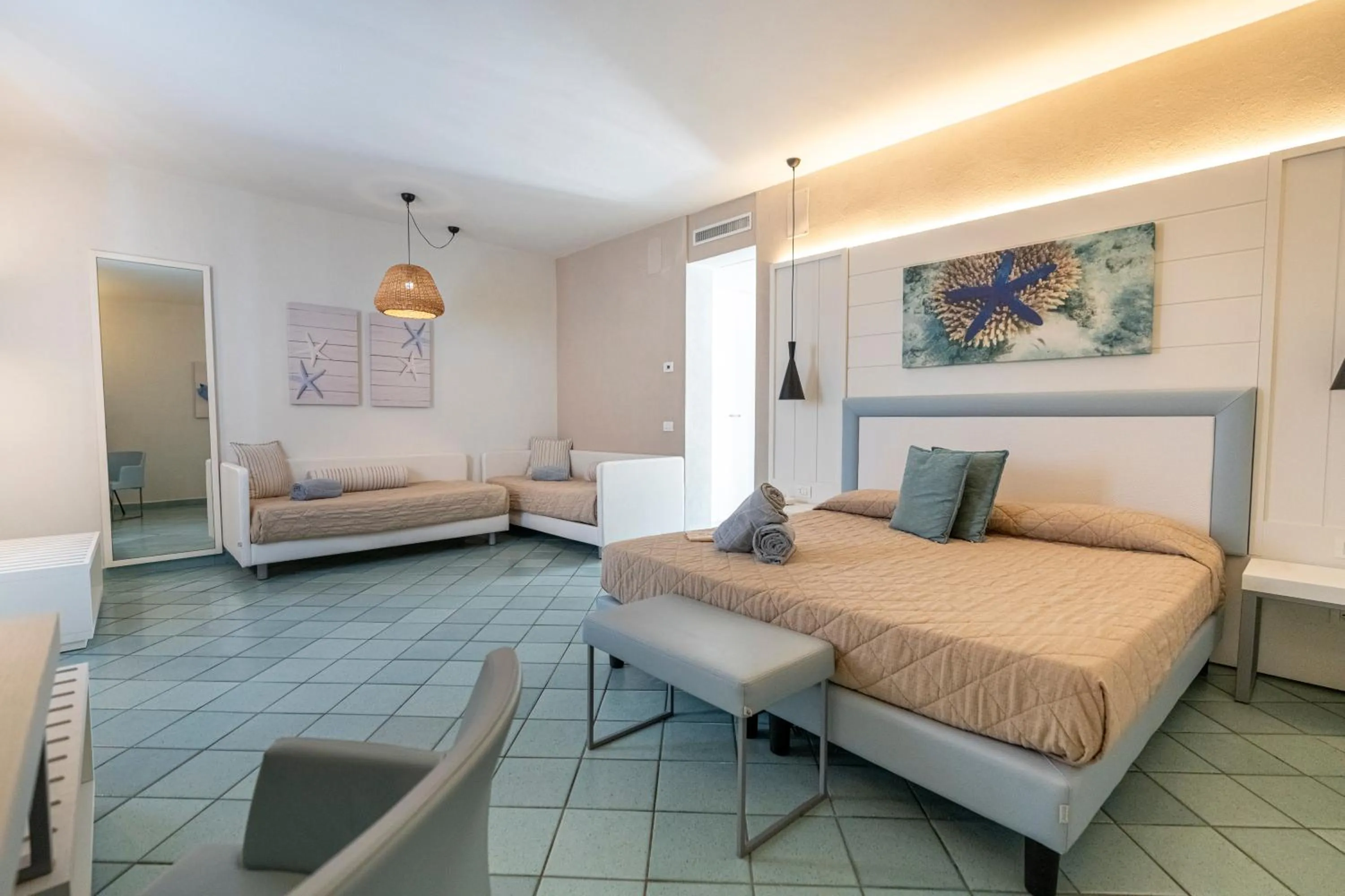 Photo of the whole room, Bed in Mangia's Pollina Resort