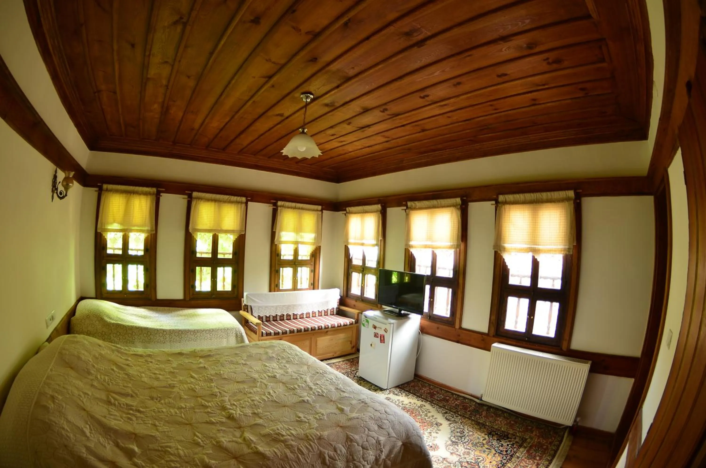 Photo of the whole room, Bed in Yorgancıoglu Konak
