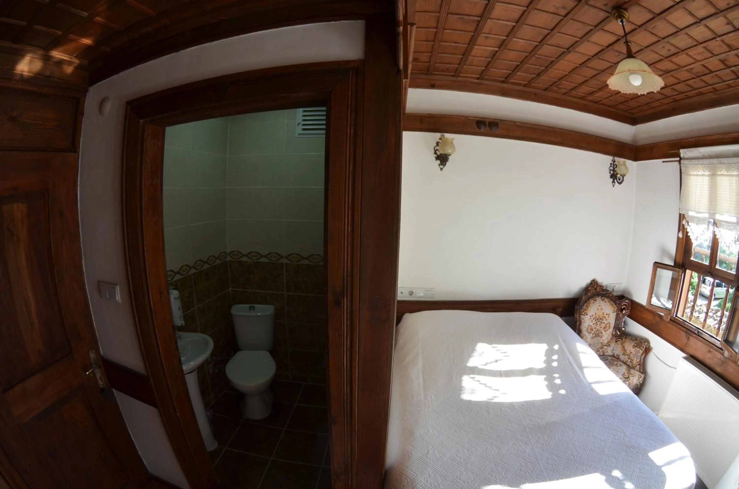 Photo of the whole room, Bed in Yorgancıoglu Konak