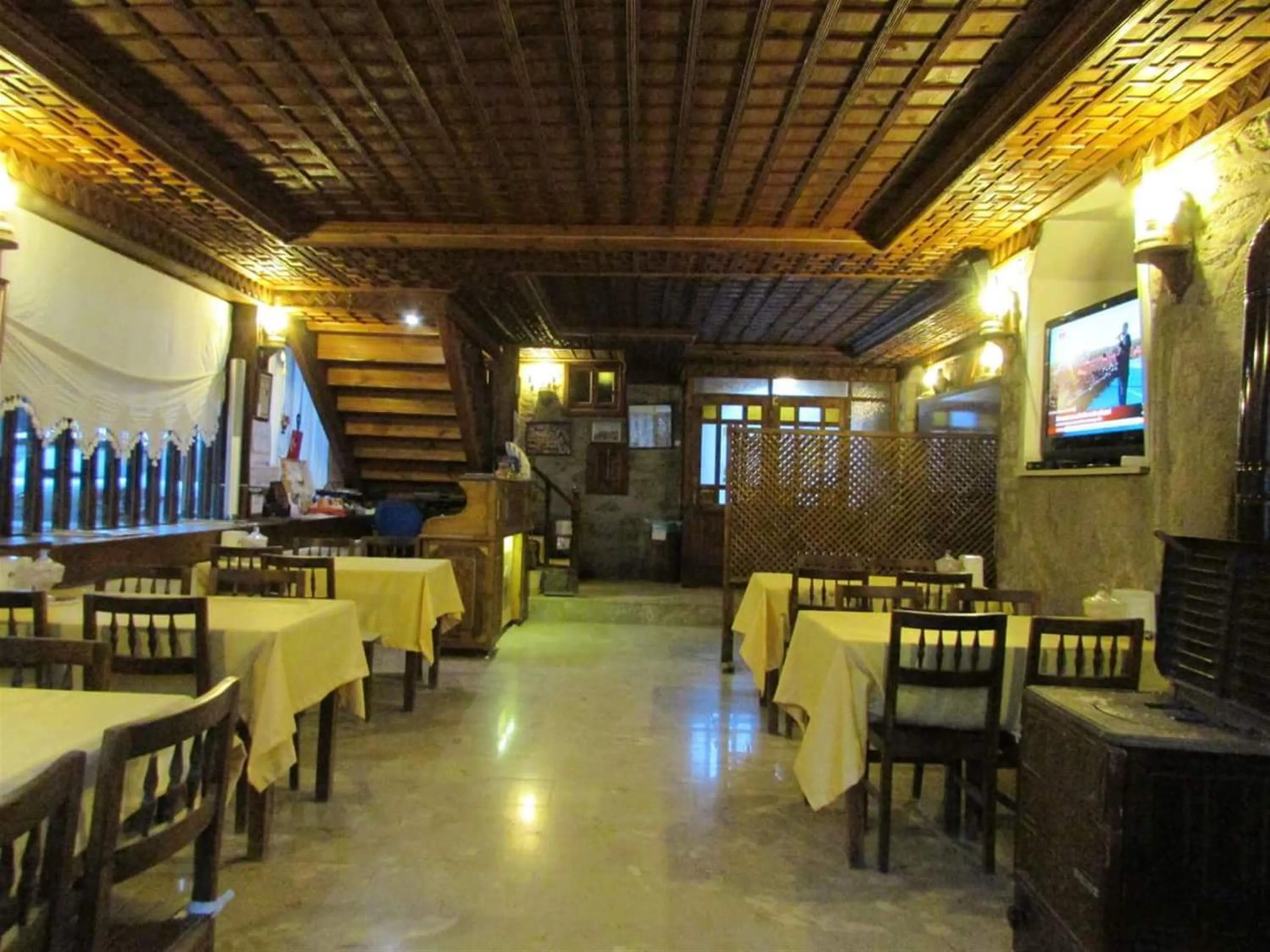 Communal lounge/ TV room in Yorgancıoglu Konak