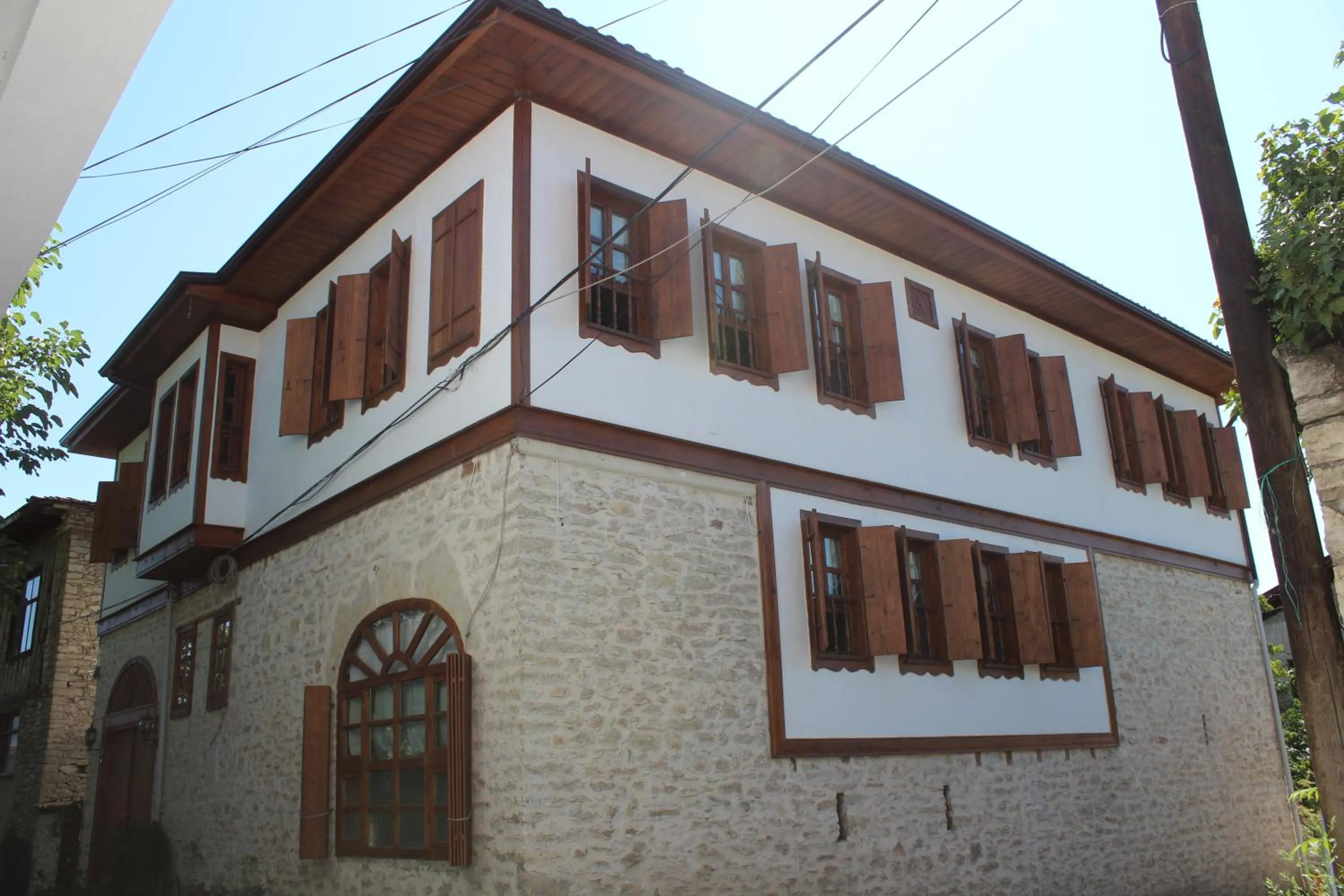 Property building in Yorgancıoglu Konak