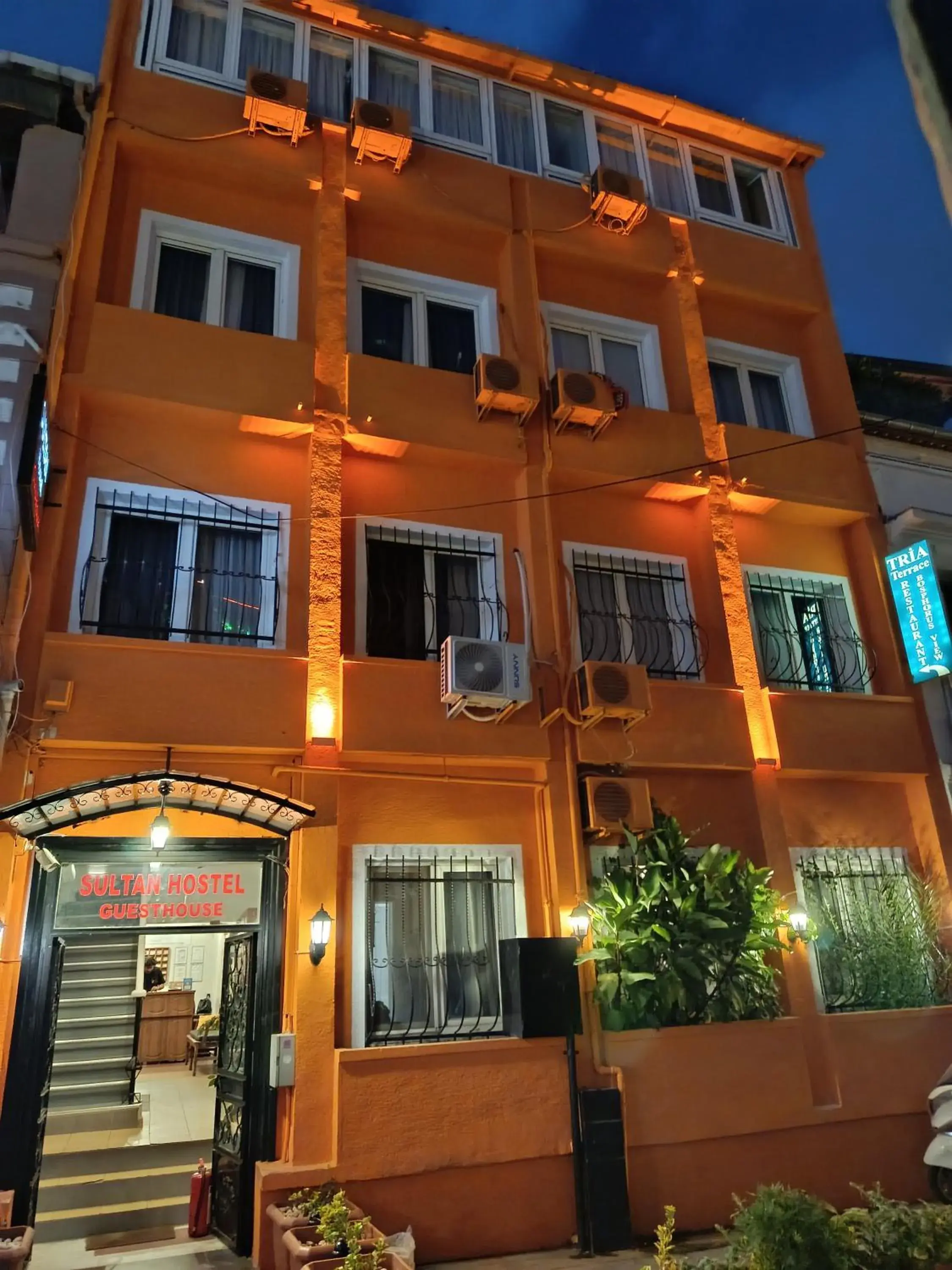 Property building in Sultan Hostel & Guesthouse Property building in Sultan Hostel & Guesthouse