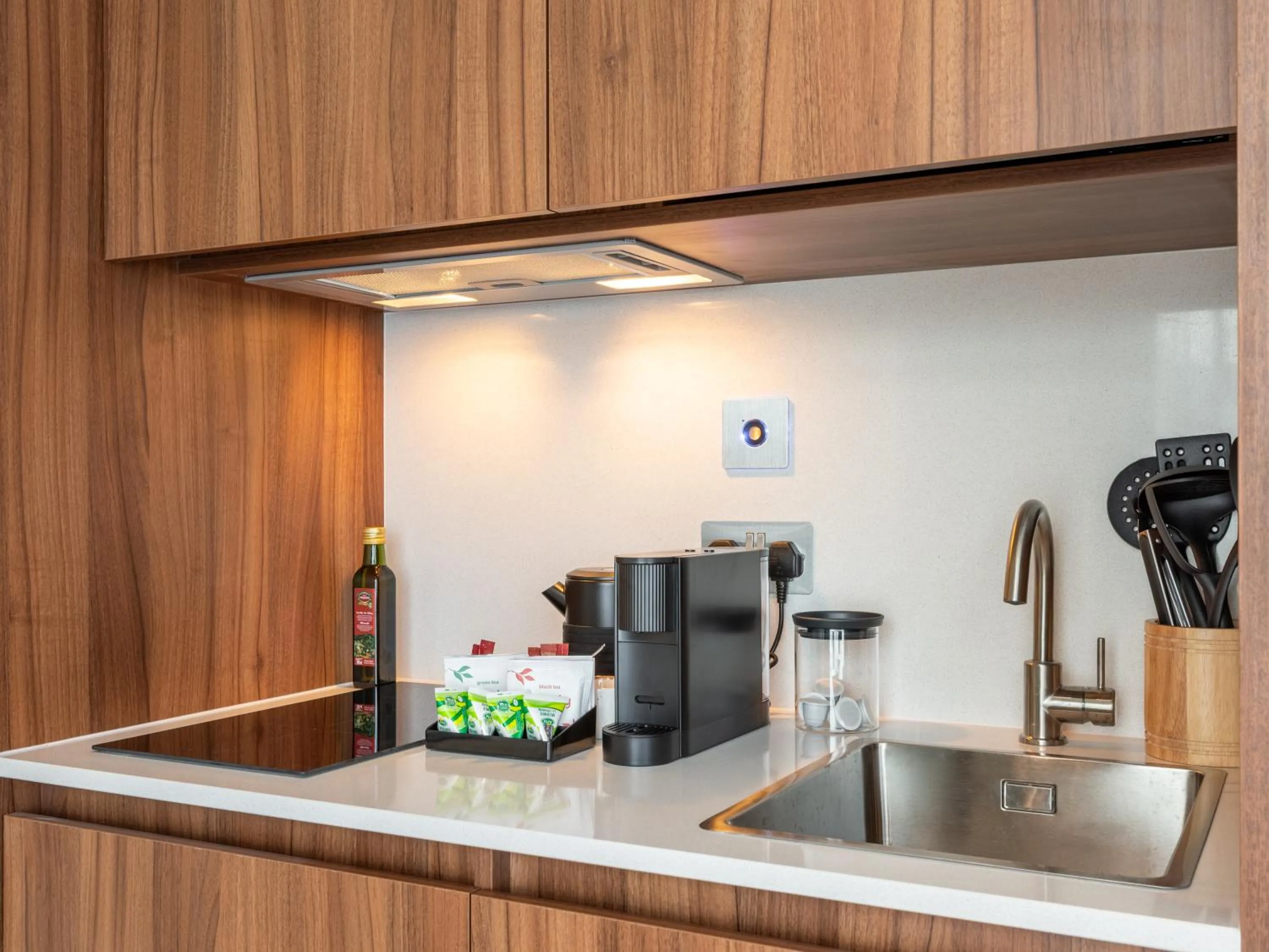 Coffee/tea facilities in Numa Brighton Pavilion