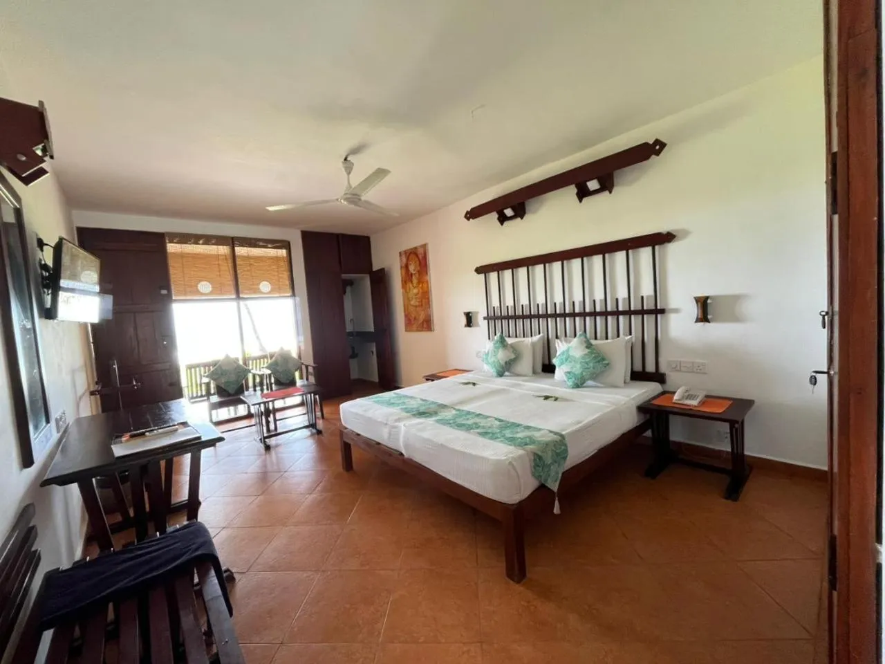 Bedroom, Bed in The Long Beach Resort & Spa