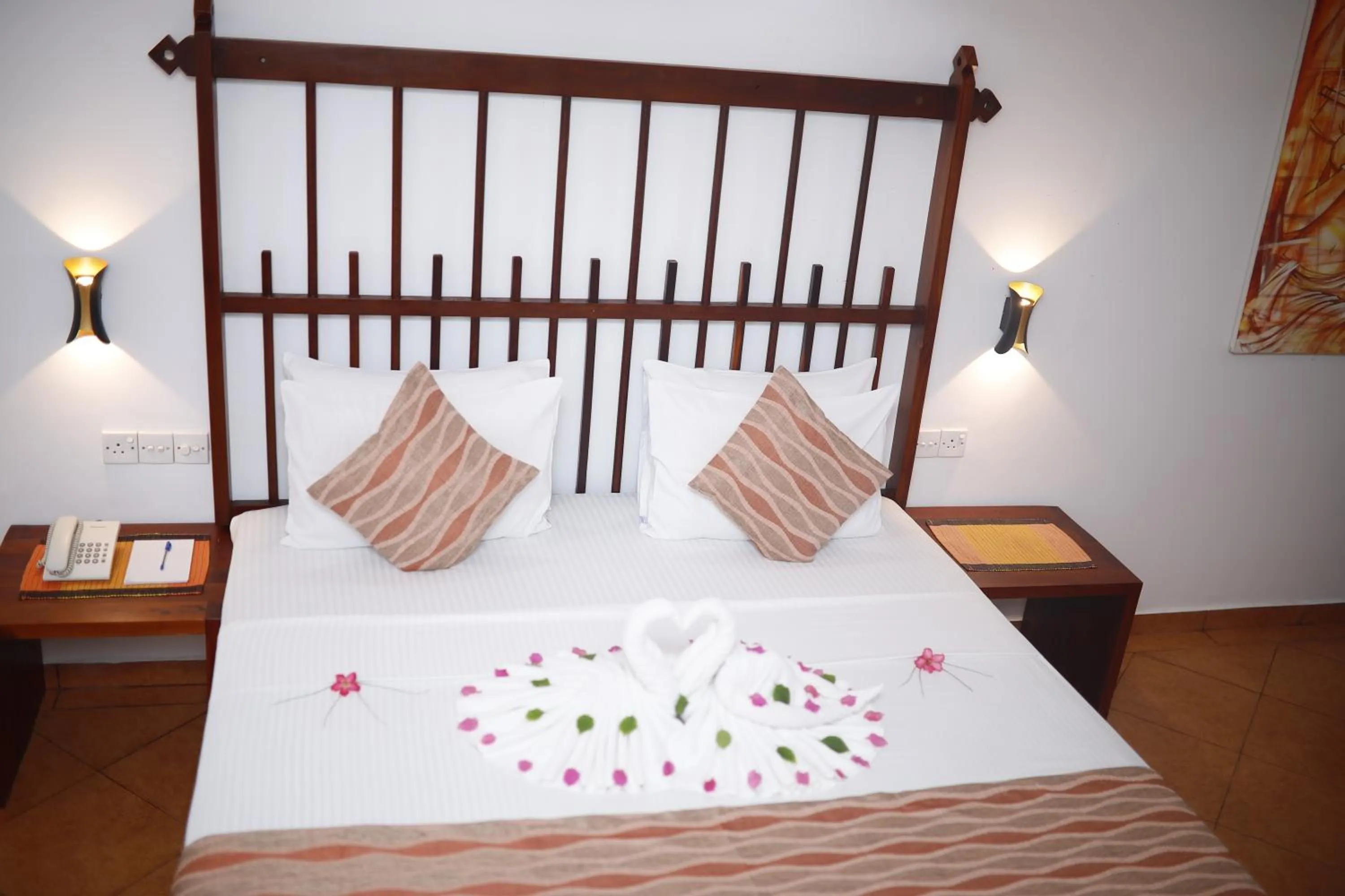 Bedroom, Bed in The Long Beach Resort & Spa