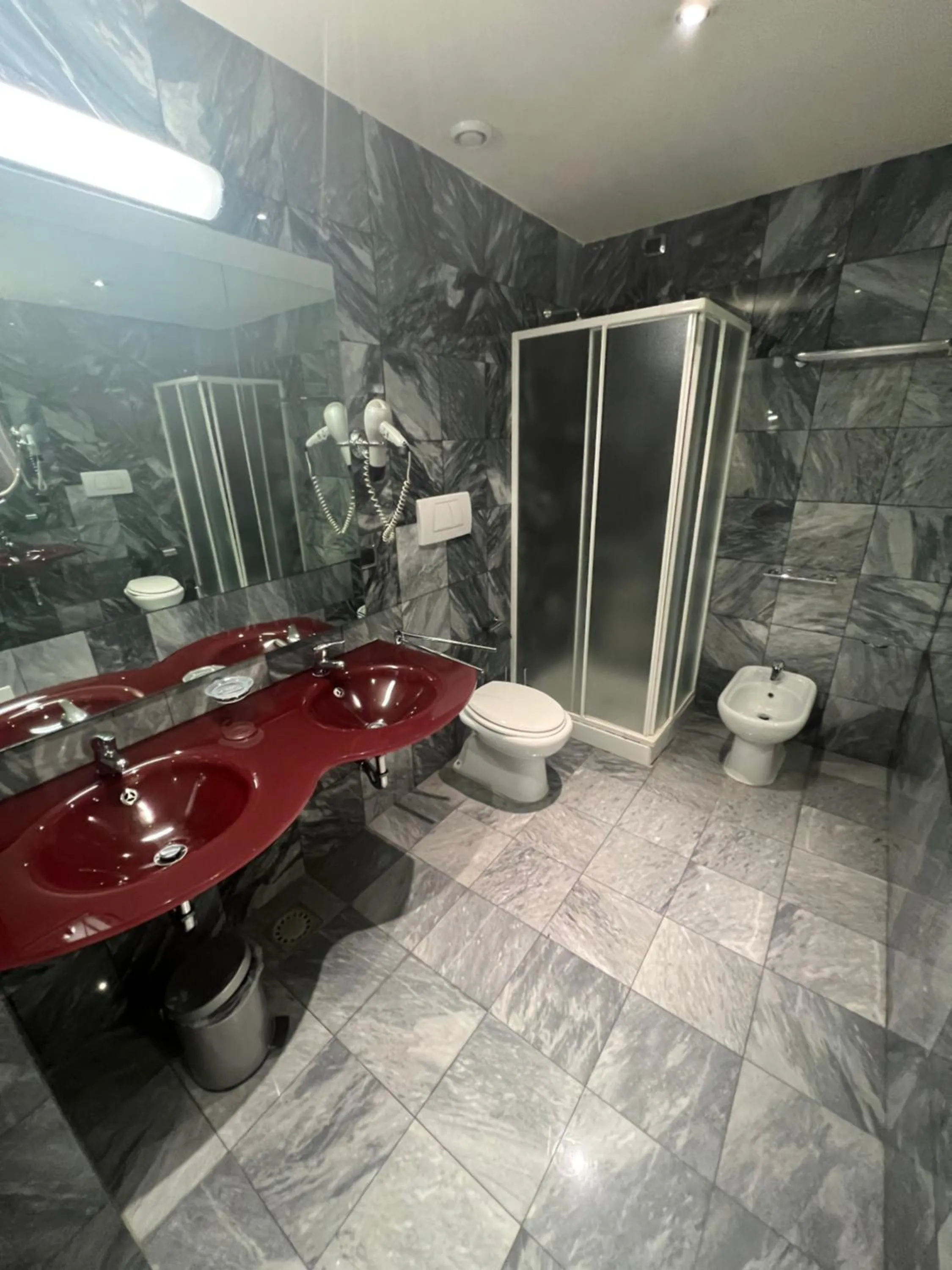 Bathroom in Hotel La Fenice