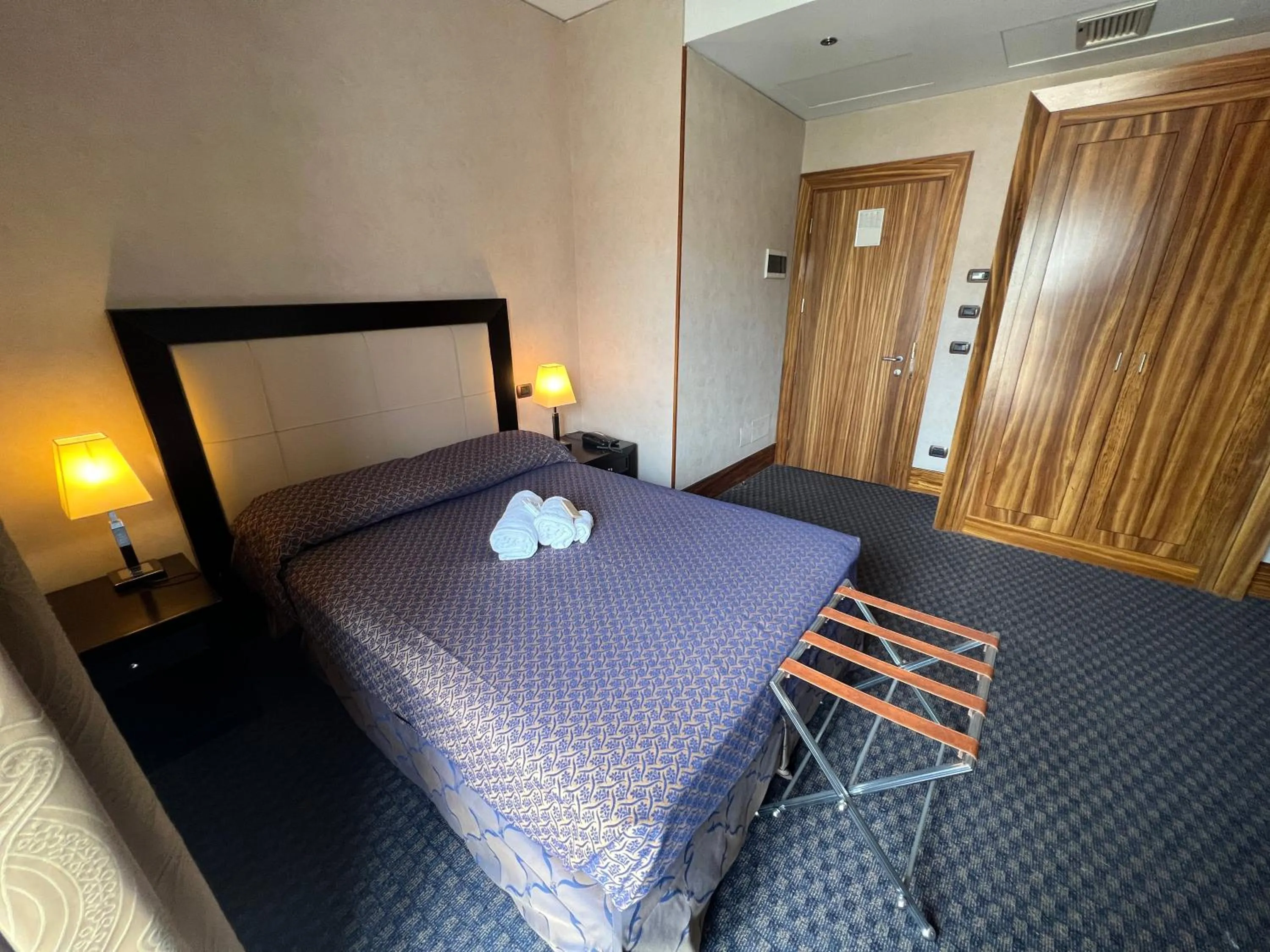 Photo of the whole room, Bed in Hotel La Fenice