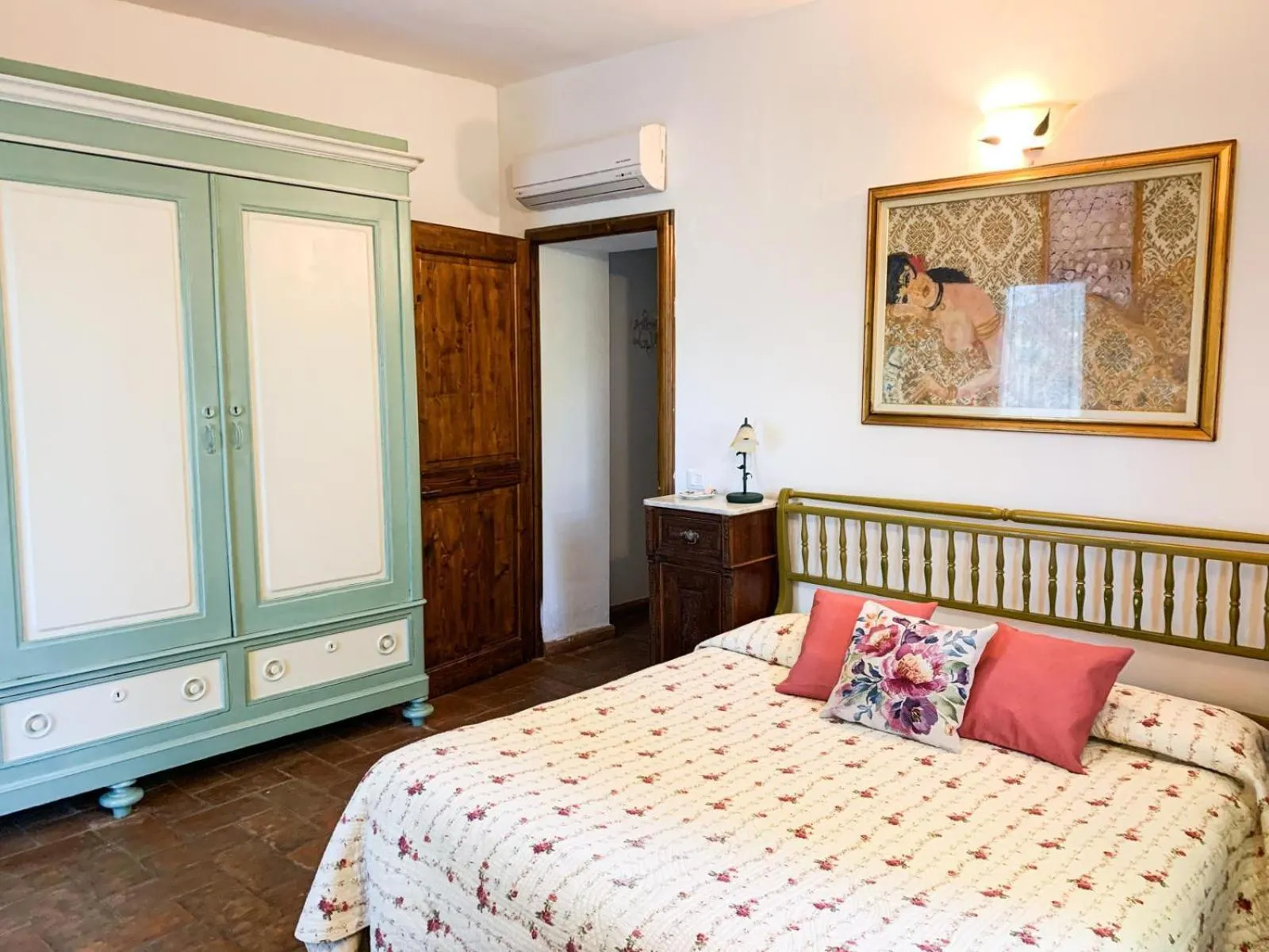 Bedroom, Bed in Dolce Vita