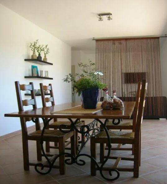 Dining area in L'Alivi di l'Osari