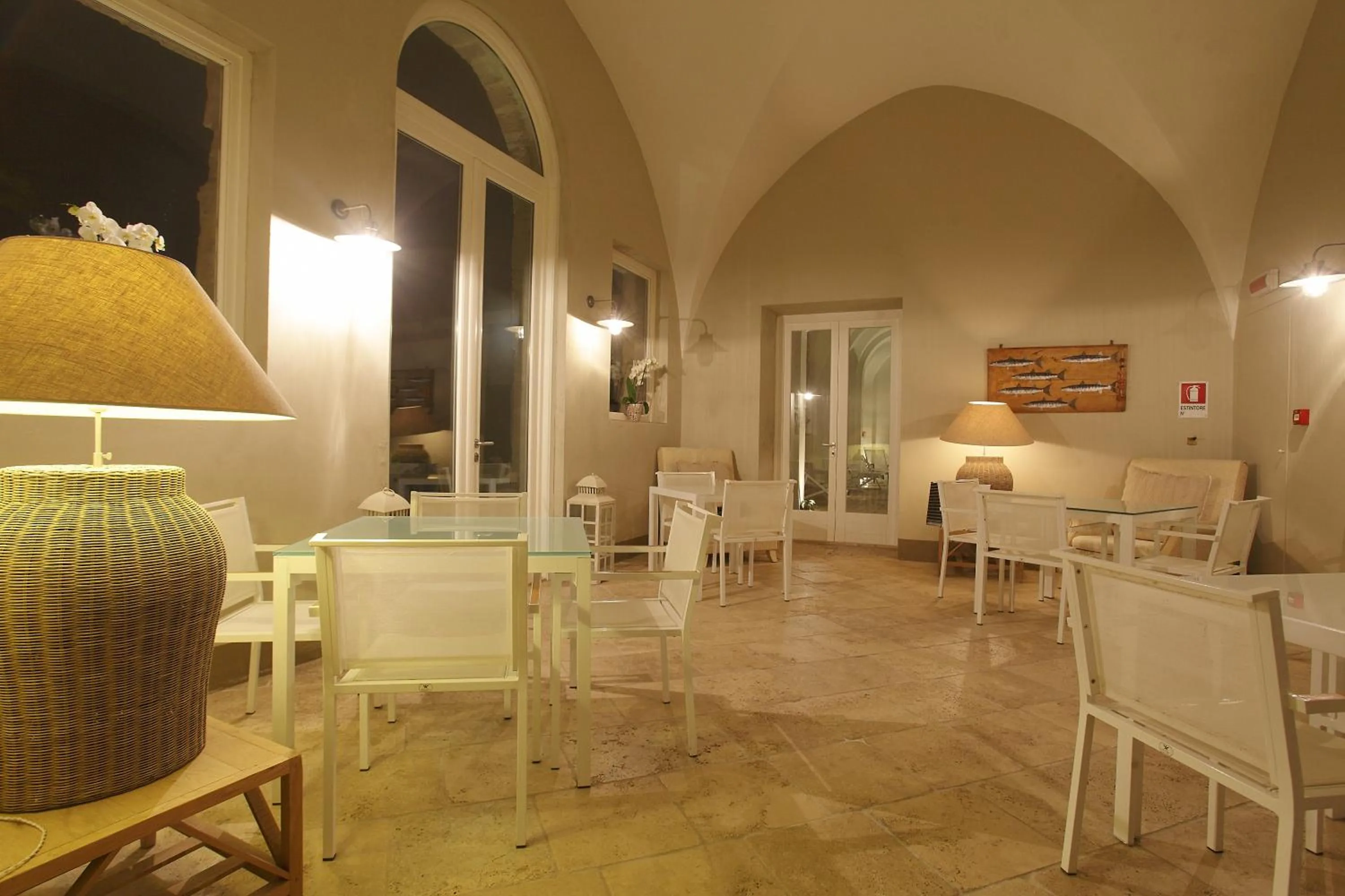 Communal lounge/ TV room in I Pretti Resort