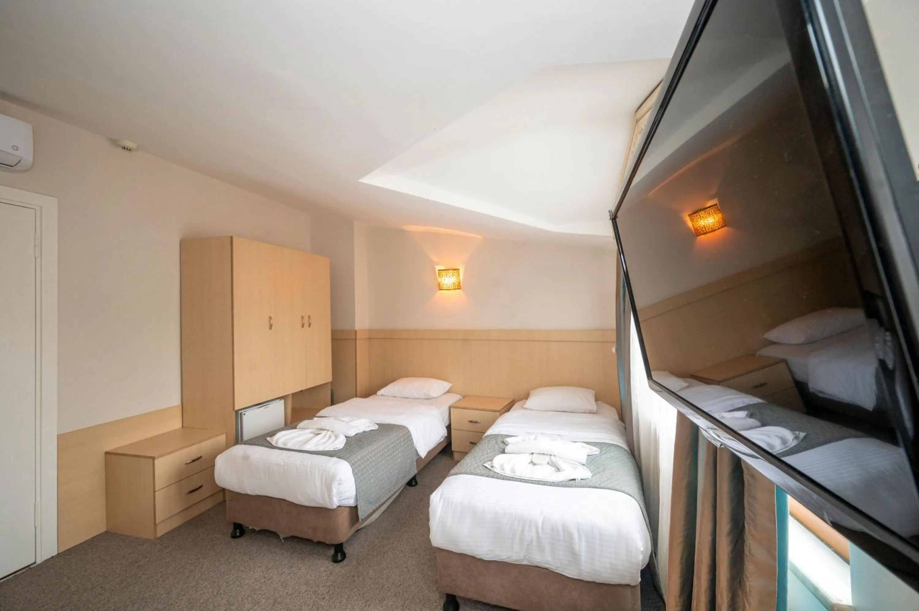 Photo of the whole room, Bed in Hotel Melita