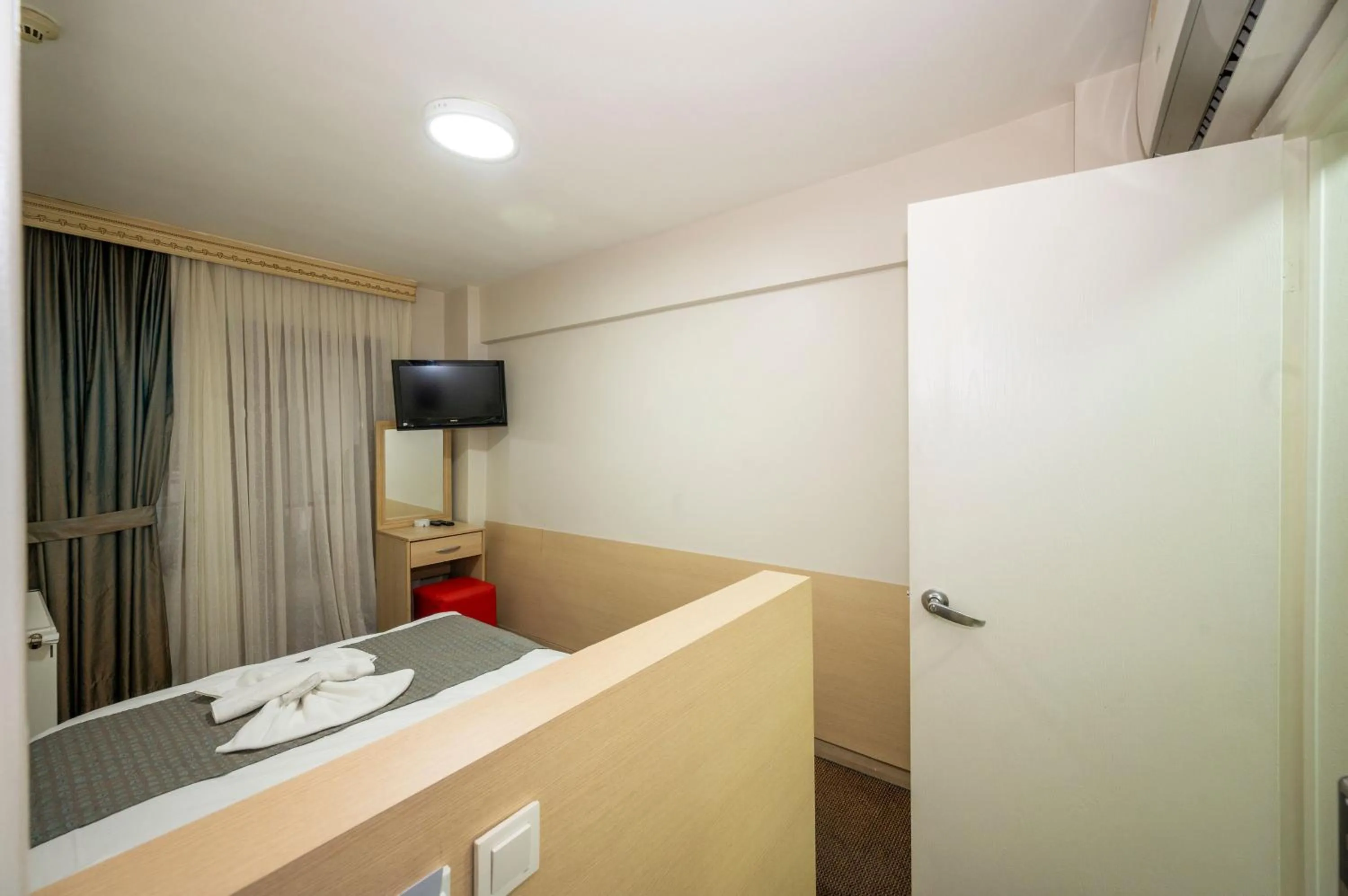 Communal lounge/ TV room in Hotel Melita