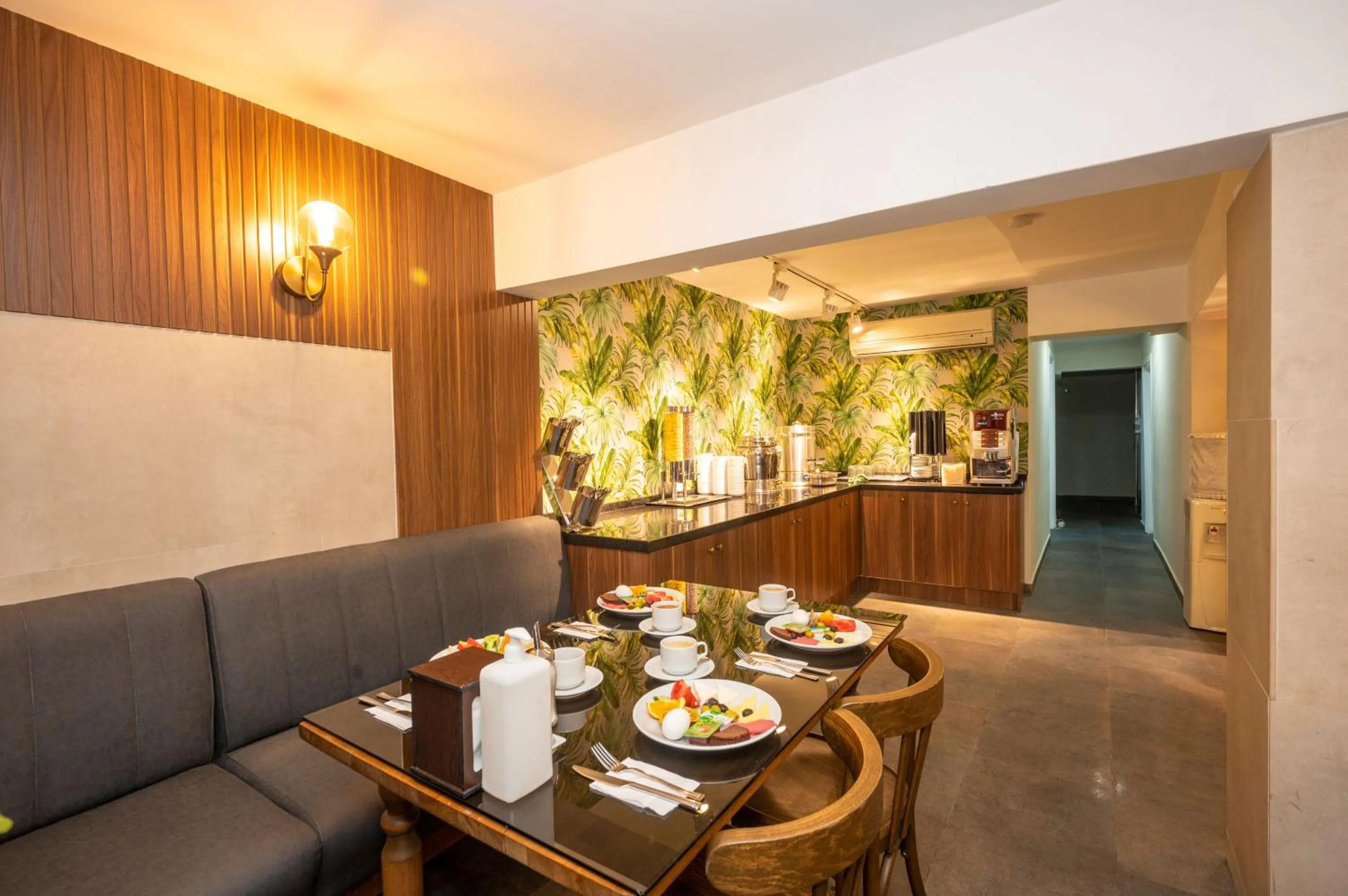 Buffet breakfast in Hotel Melita