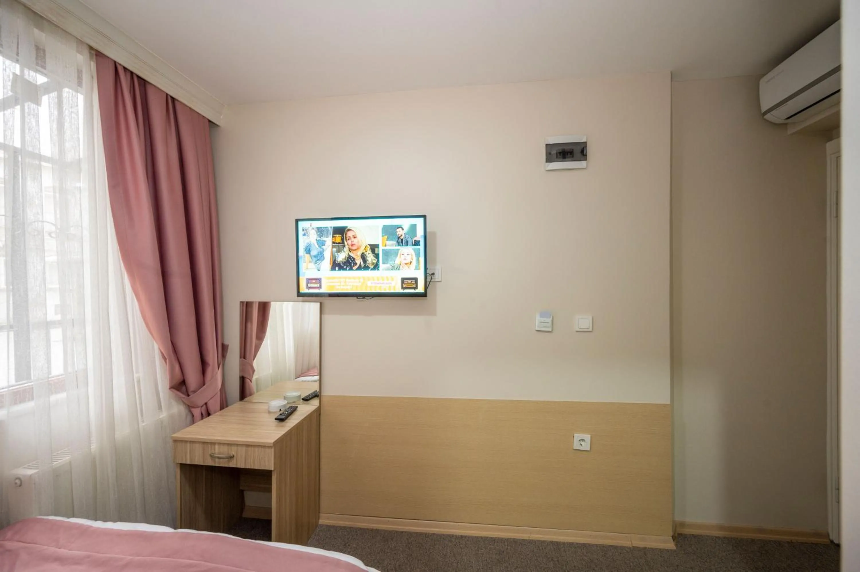 TV and multimedia, Bed in Hotel Melita