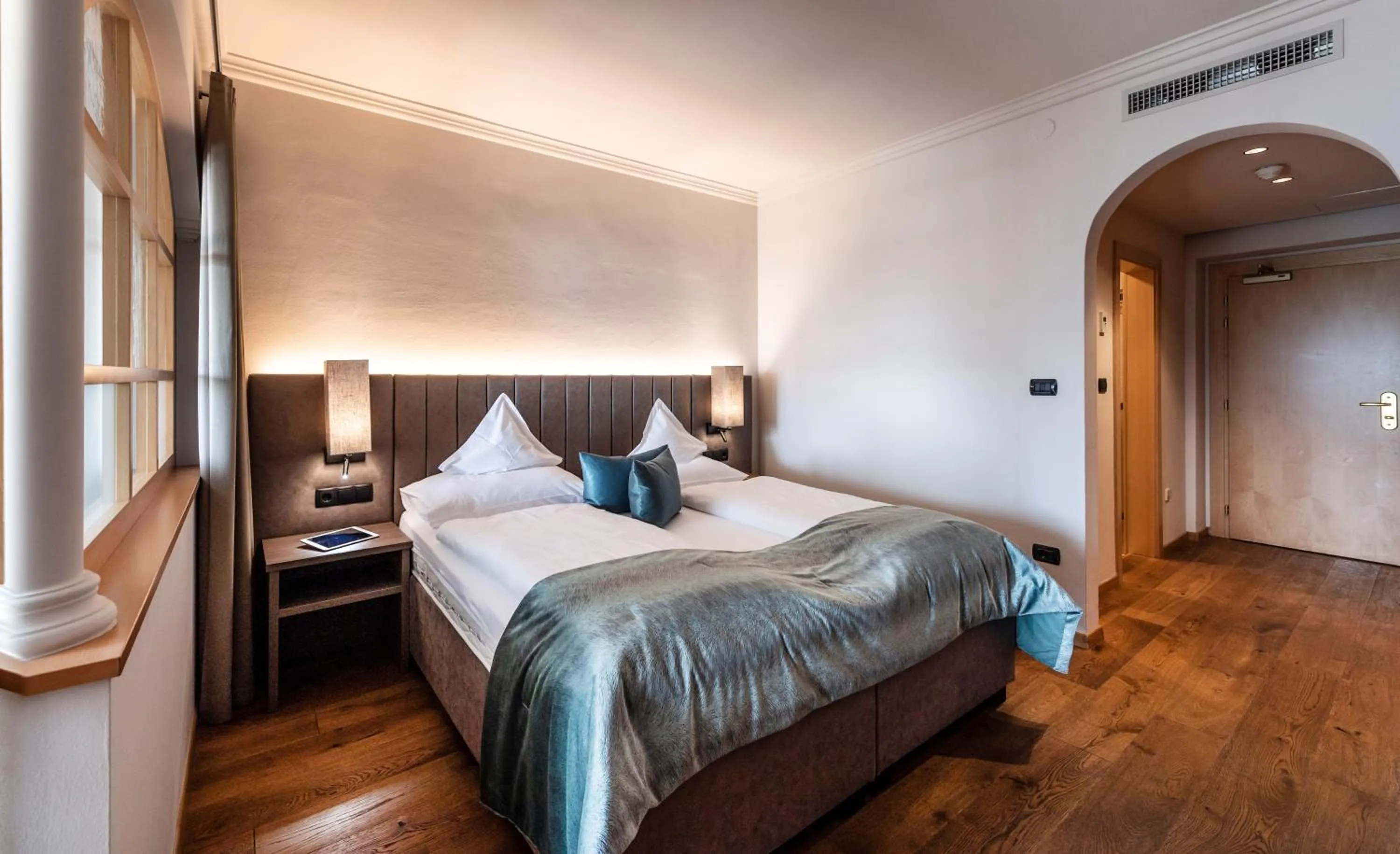 Photo of the whole room, Bed in Hotel Das Stachelburg