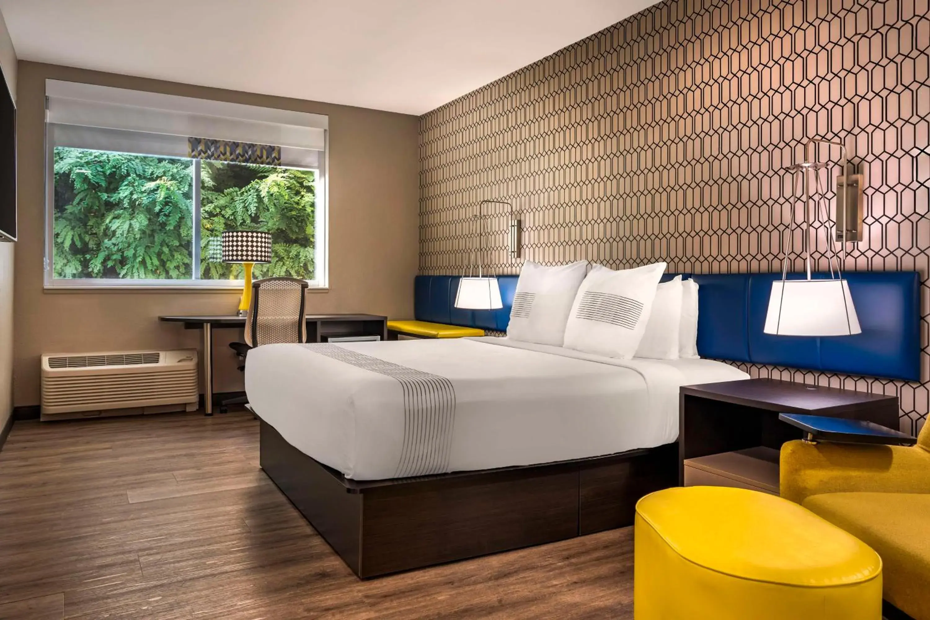 Bedroom, Bed in GLo Hotel Asheville-Blue Ridge Parkway Bedroom, Bed in GLo Hotel Asheville-Blue Ridge Parkway