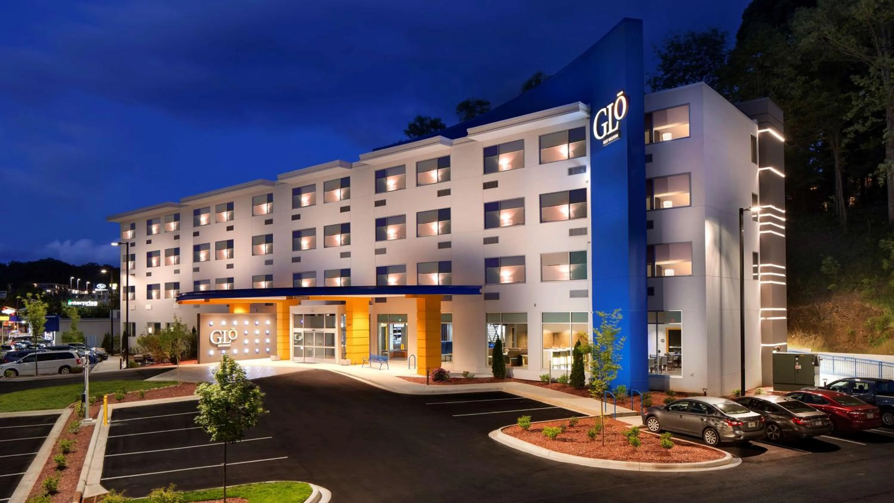Property Building in GLō Best Western Asheville Tunnel Road