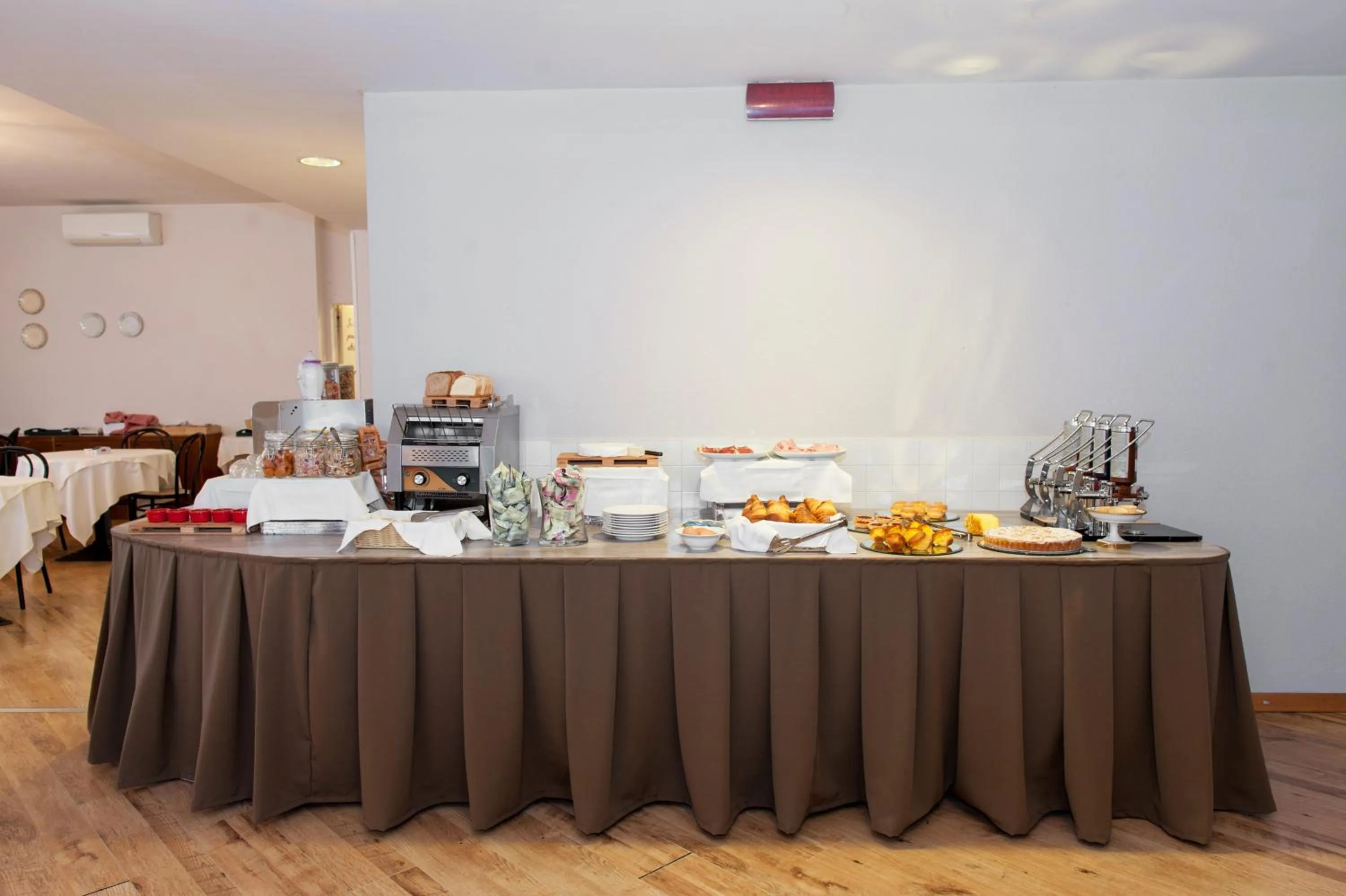Buffet breakfast in Hotel Bacco Rooms and Breakfast