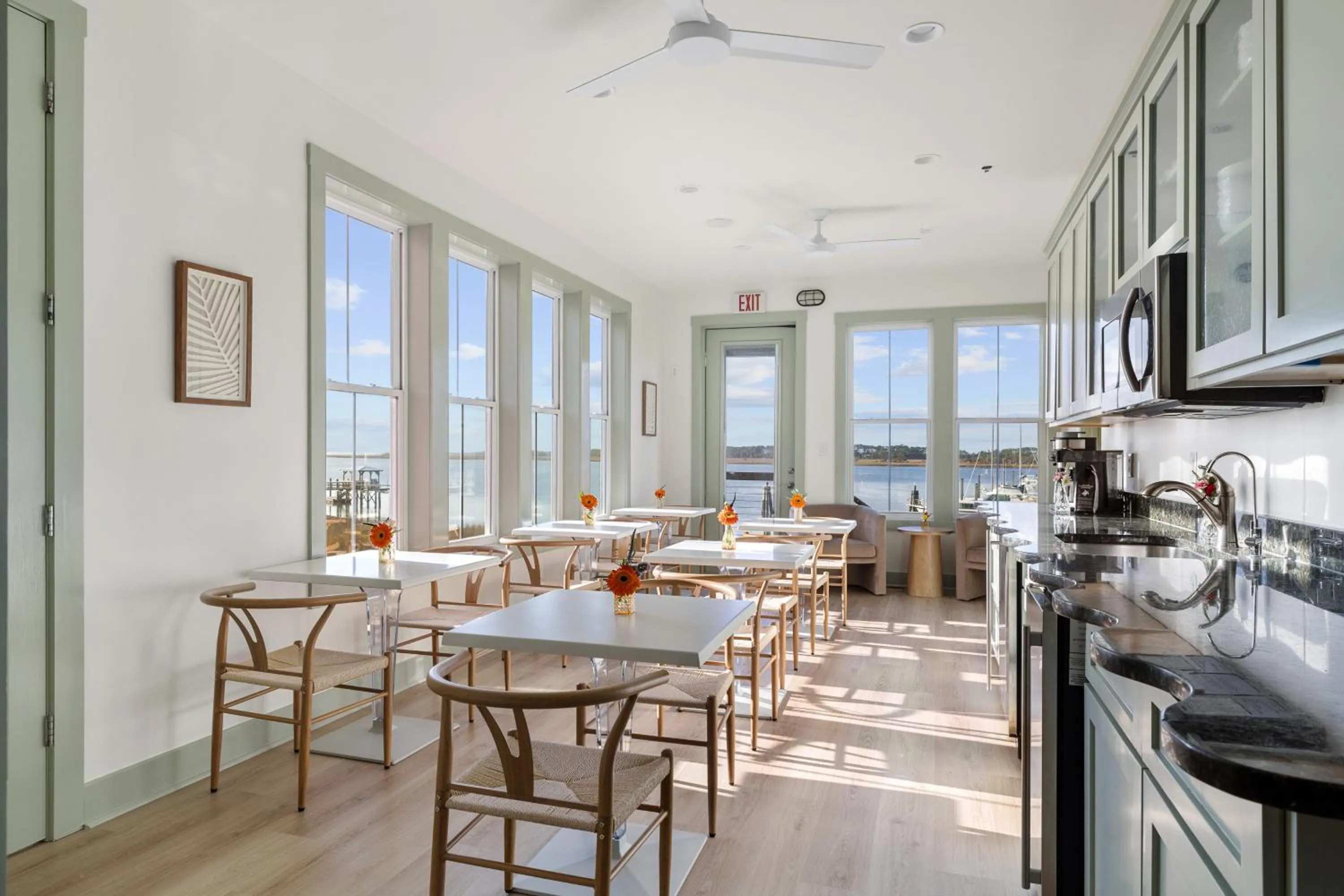 Breakfast in Regatta Inn - Adults Only