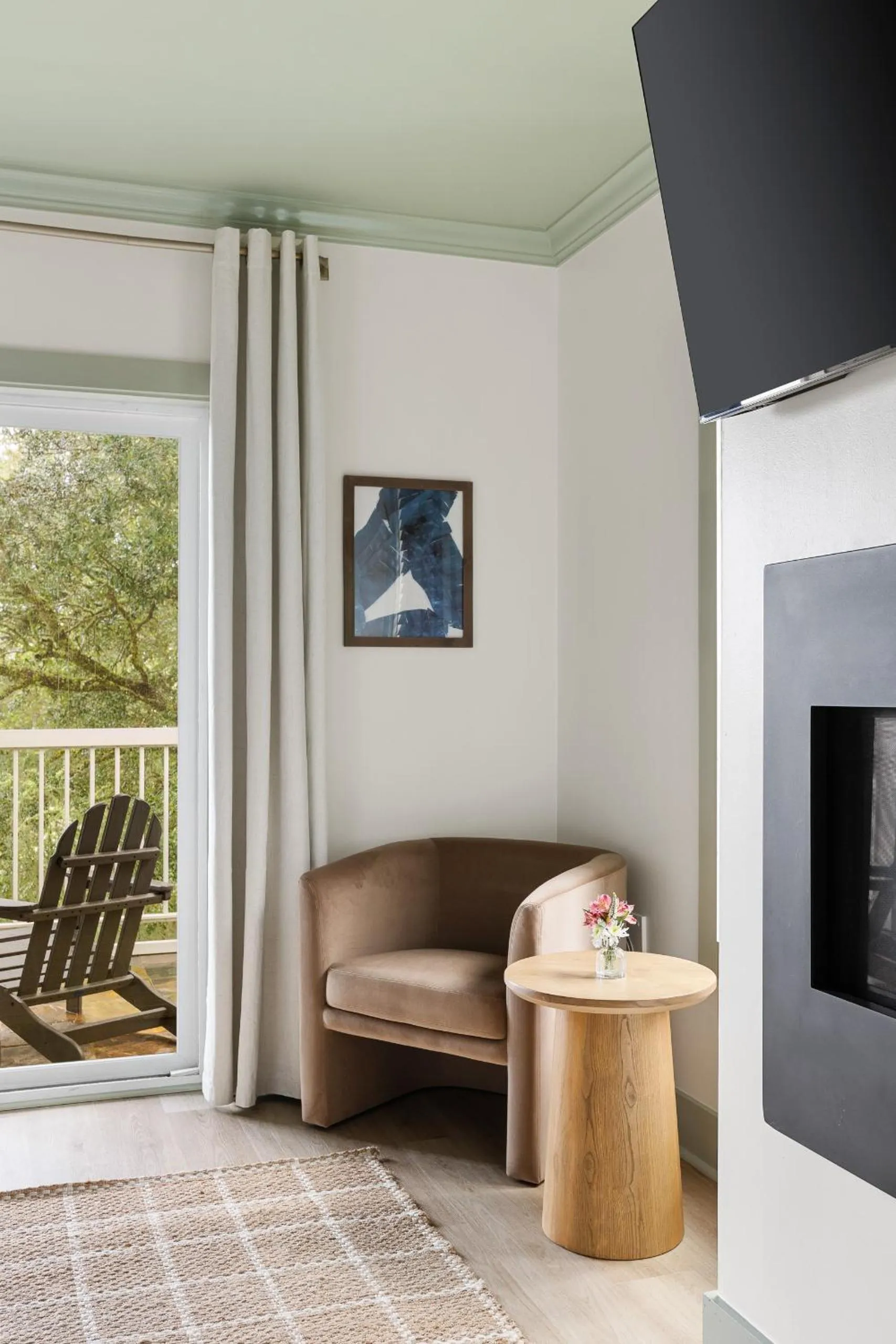 Seating area in Regatta Inn - Adults Only