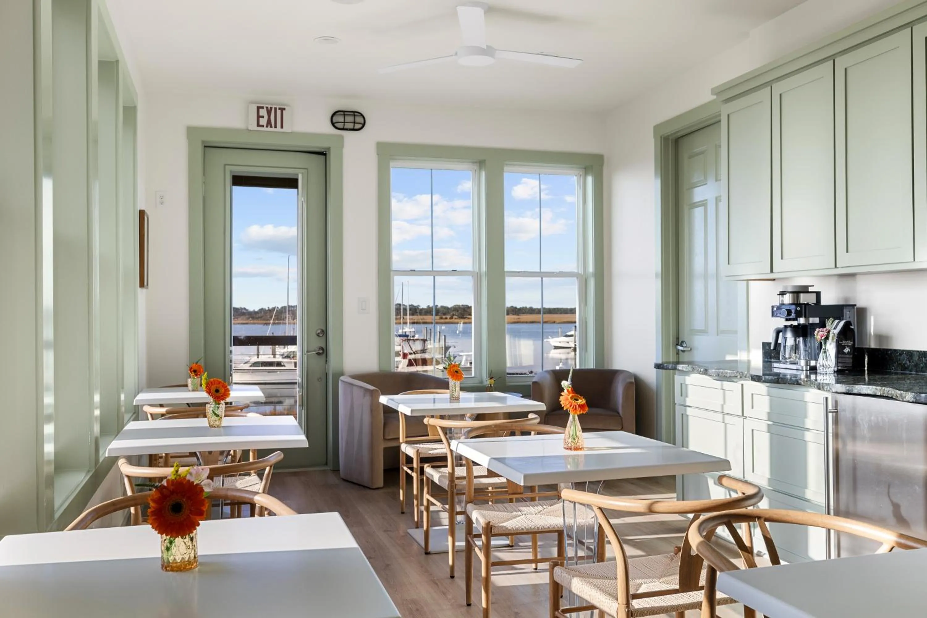 Breakfast in Regatta Inn - Adults Only