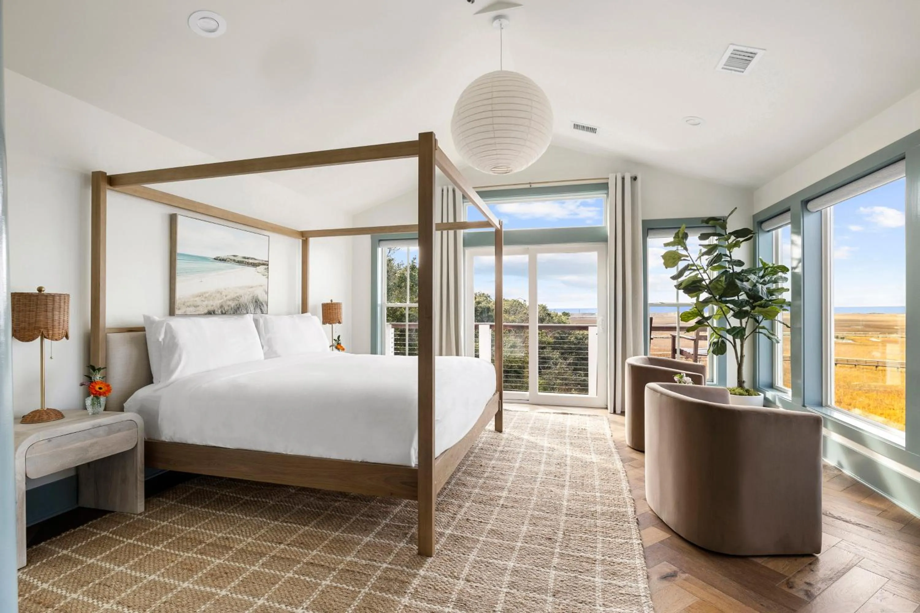 Bedroom, Bed in Regatta Inn - Adults Only