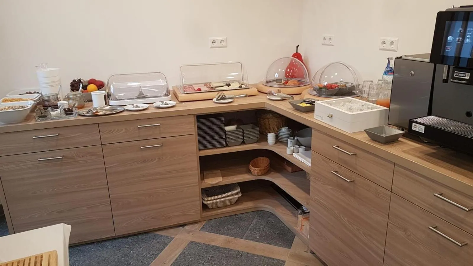 Breakfast in Hotelmyhome