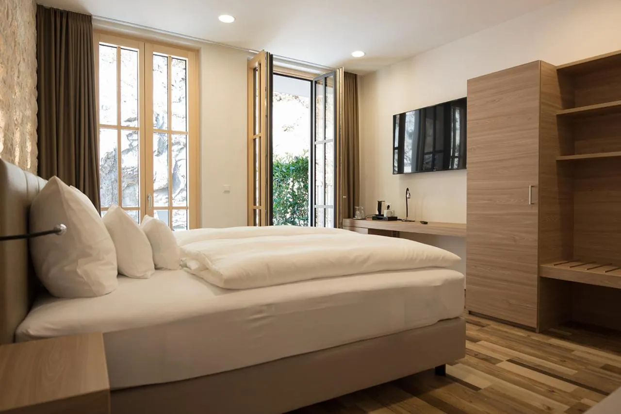 Mountain view, Bed in Hotelmyhome