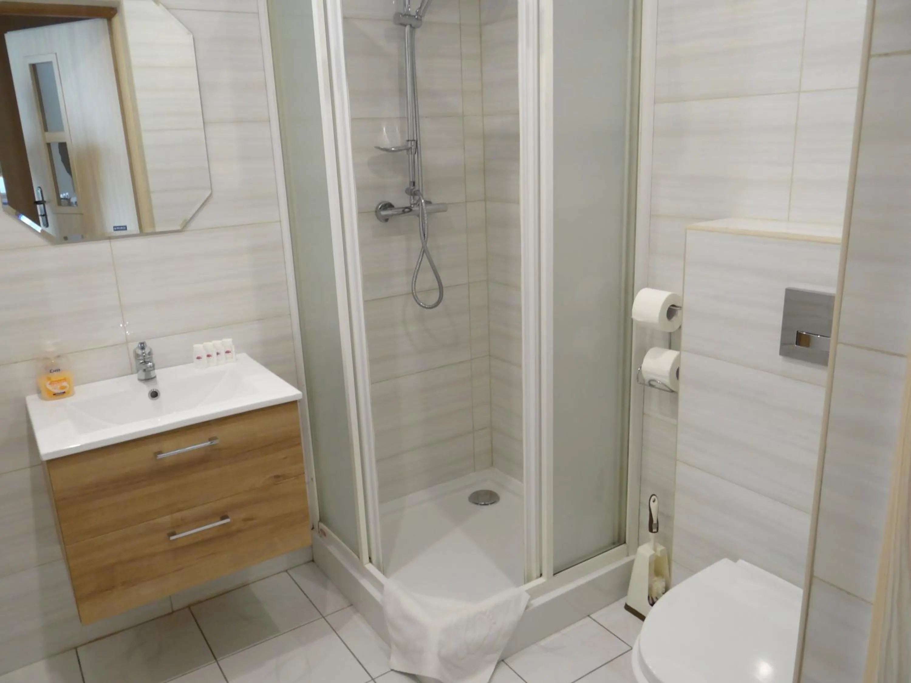 Shower in Hotel Relax