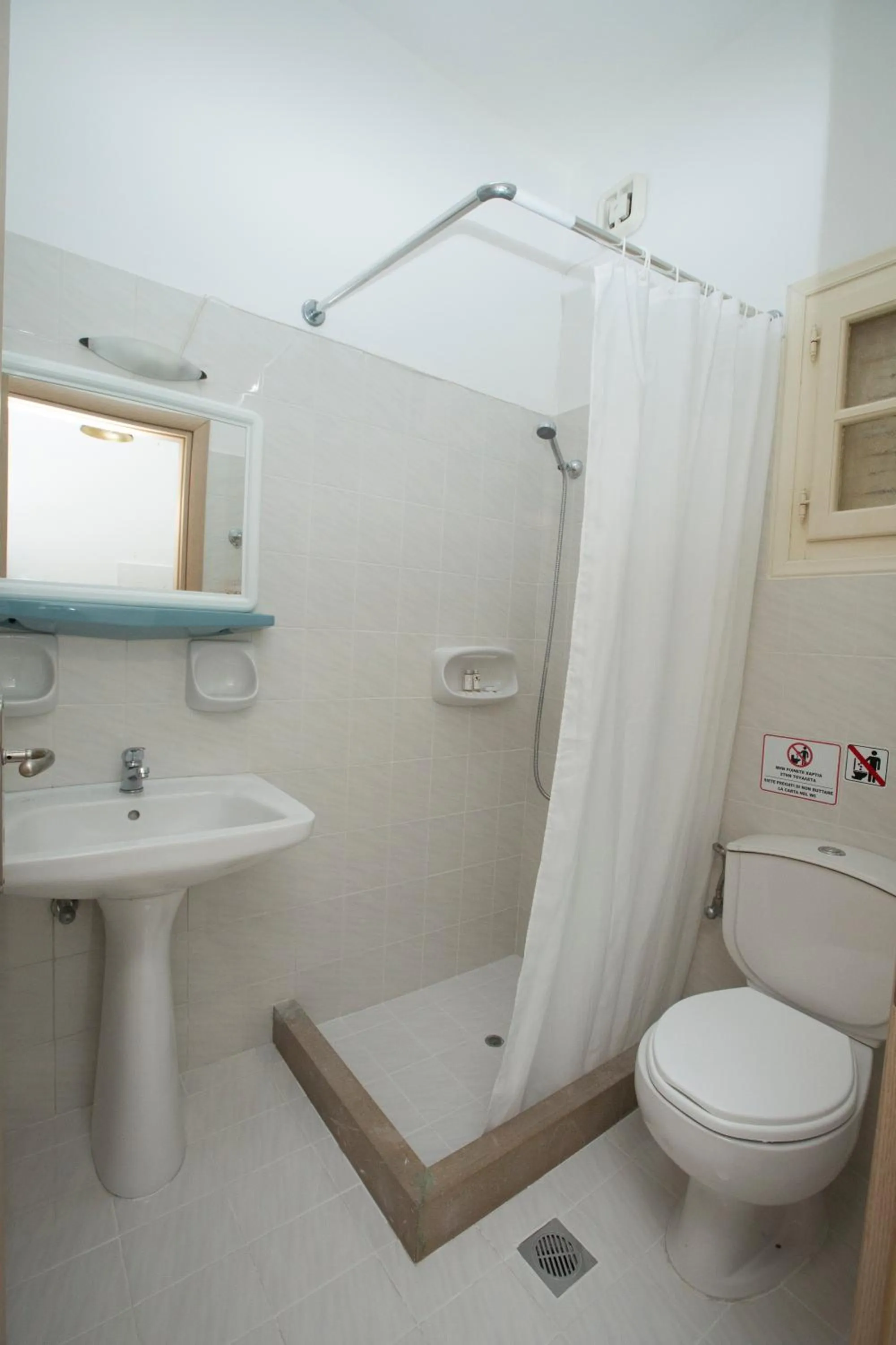 Shower in Liostasi Retreat