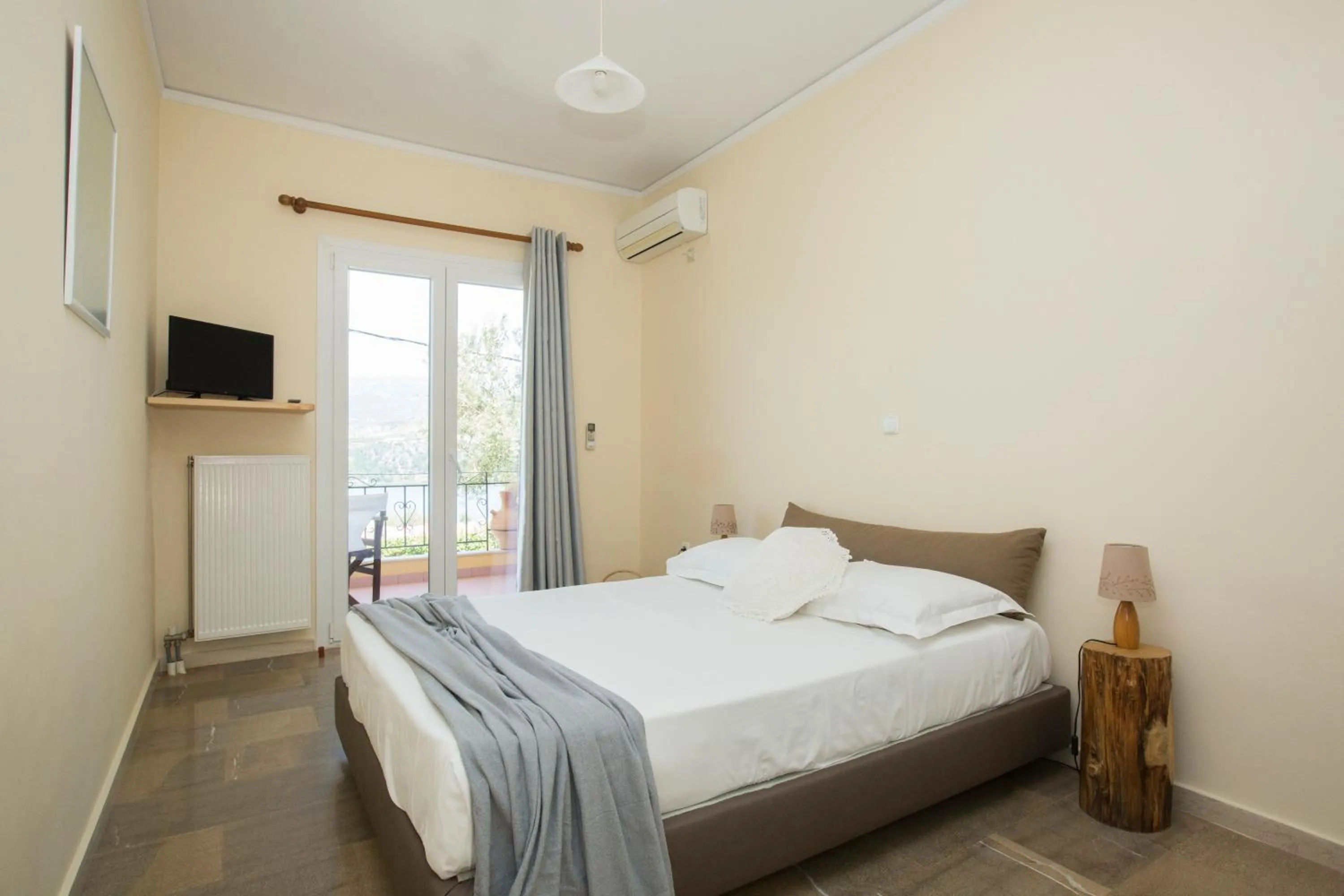 Bedroom, Bed in Liostasi Retreat