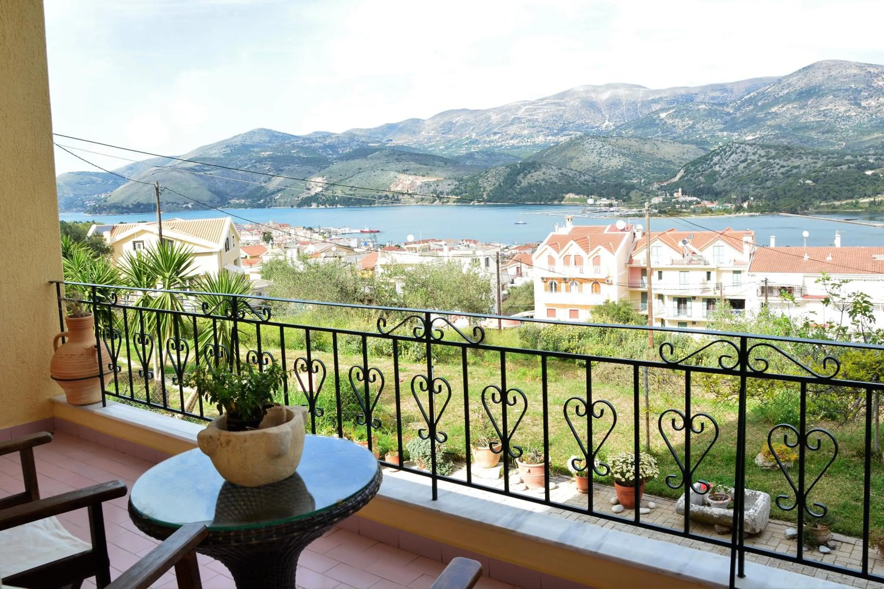 Balcony/Terrace in Liostasi Retreat