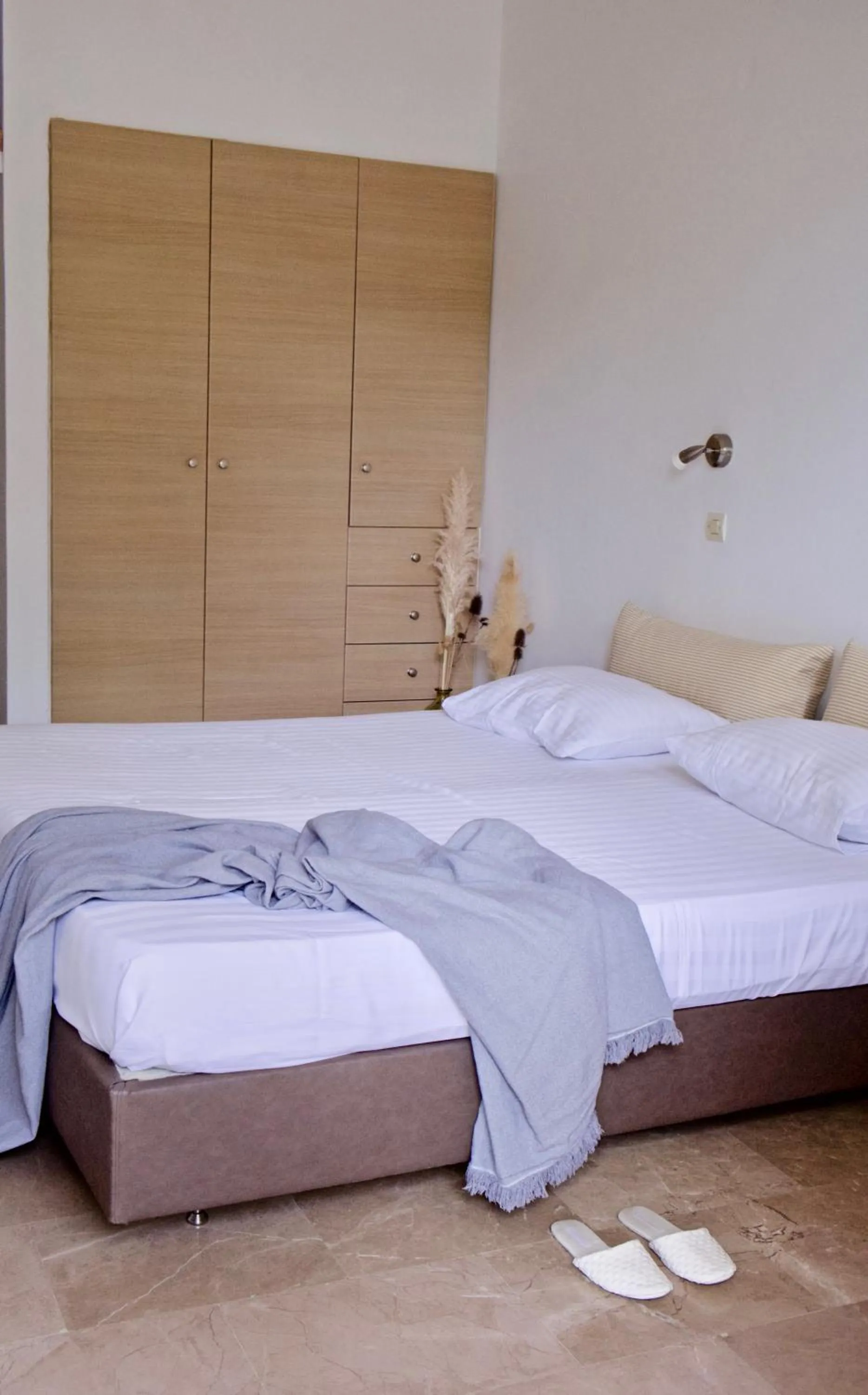 Garden view, Bed in Liostasi Retreat