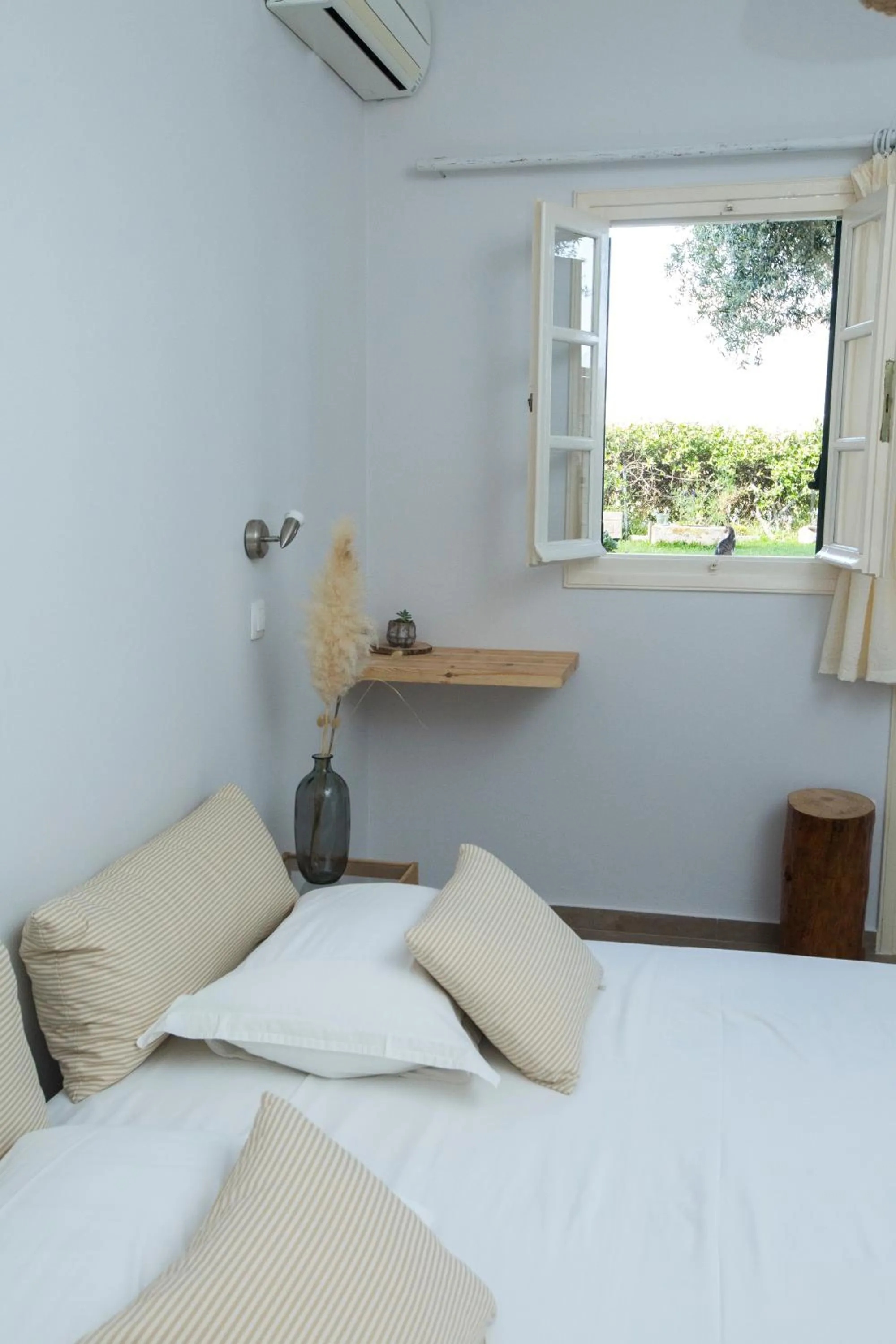 Bedroom, Bed in Liostasi Retreat