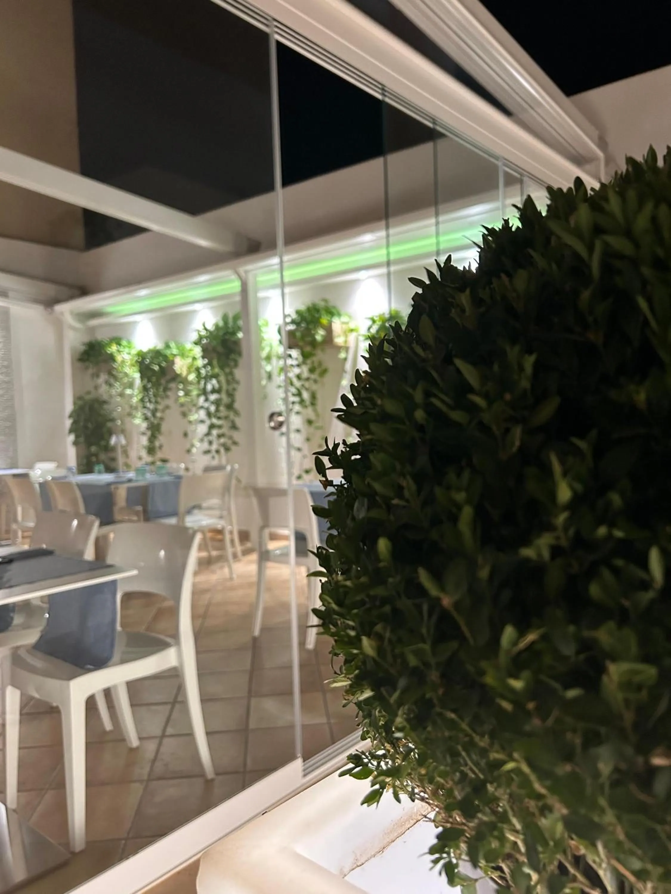 Restaurant/places to eat in Hotel Trinacria