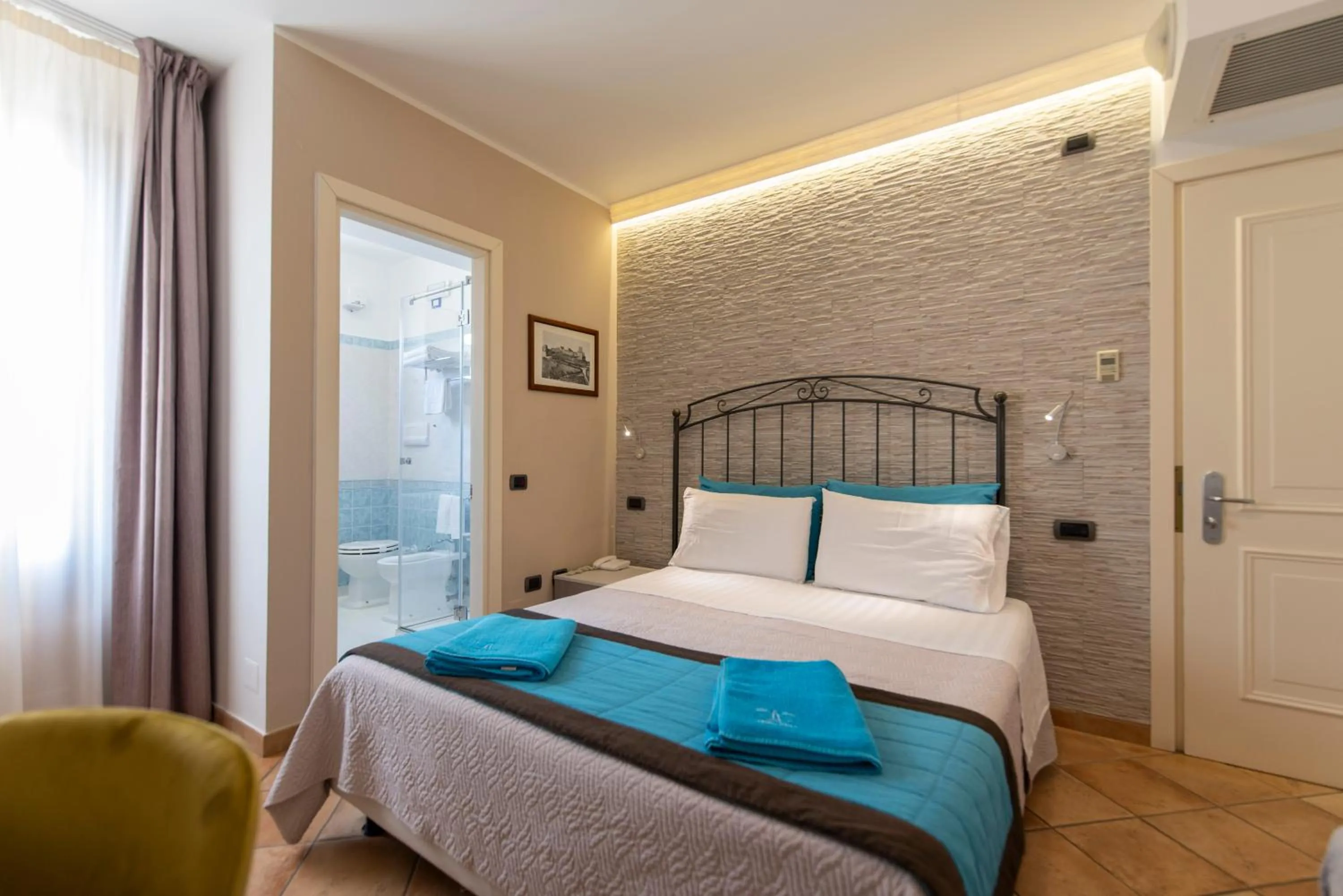 Bedroom, Bed in Hotel Trinacria