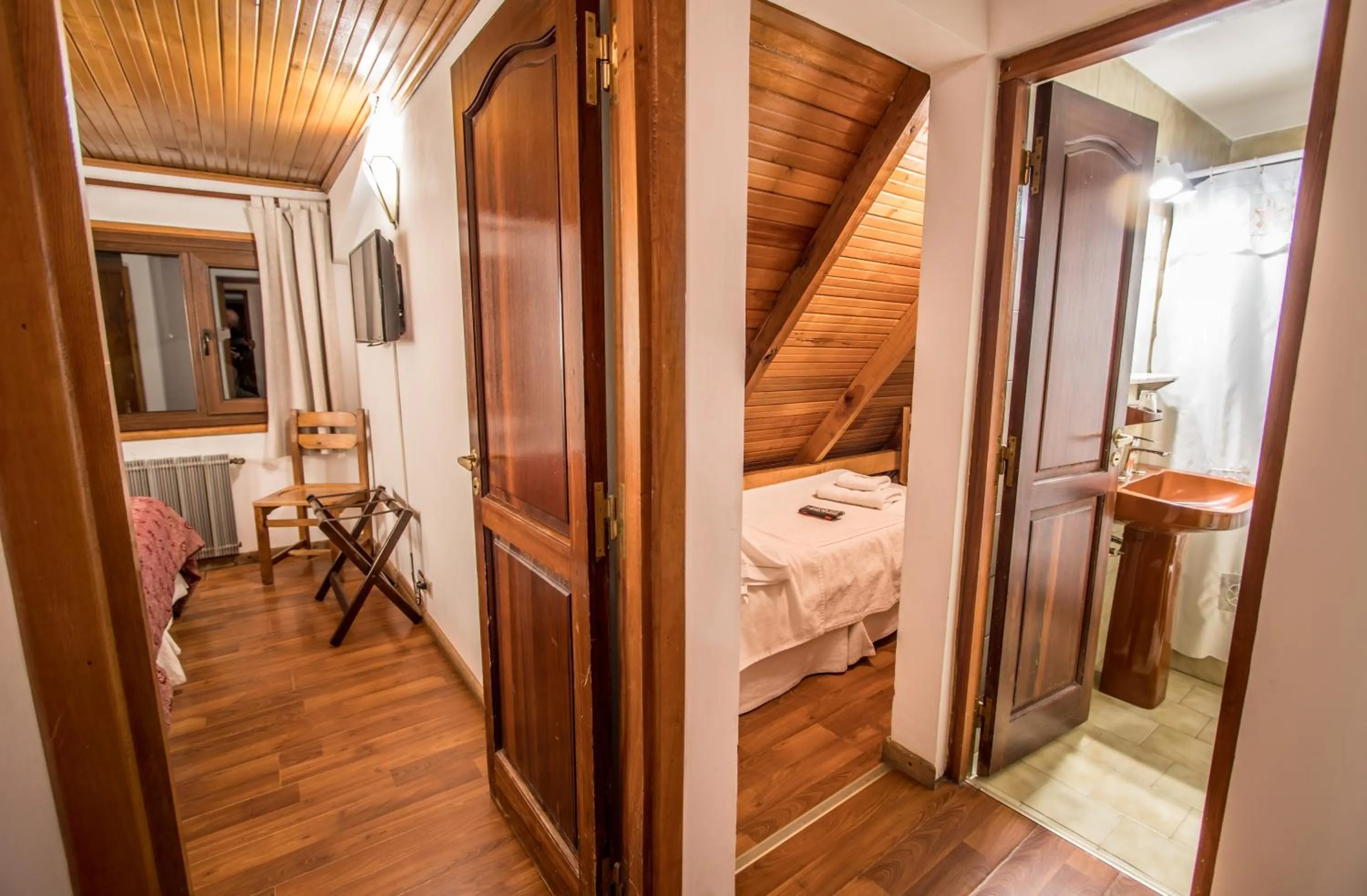 Bedroom, Bed in Tunqueley Hotel