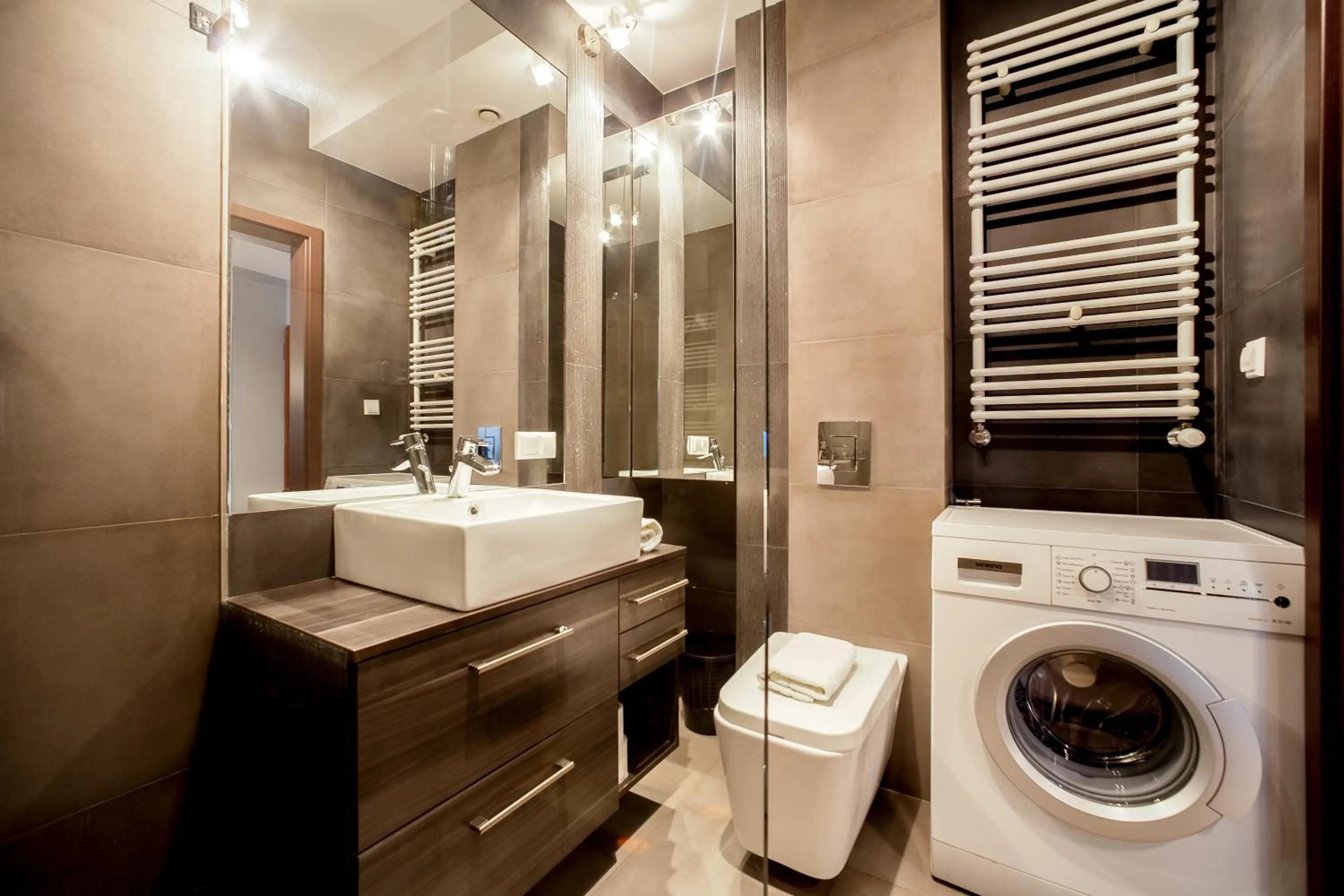 Bathroom in Platinum Towers E-Apartments