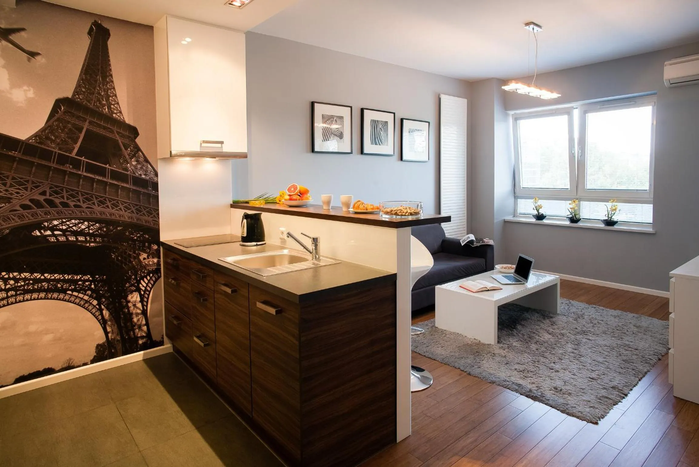 Photo of the whole room in Platinum Towers E-Apartments