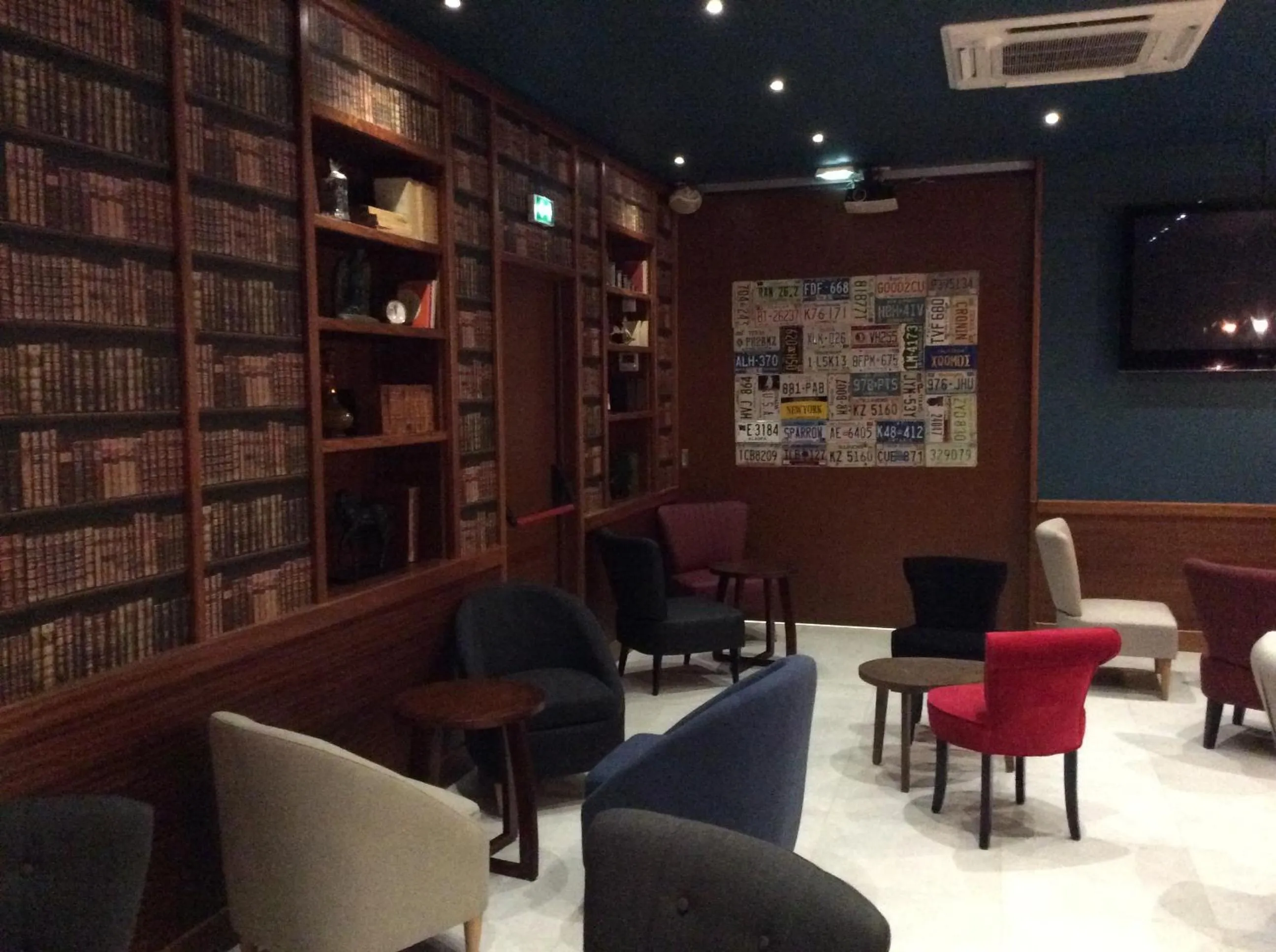 Library in Hotel La Regence