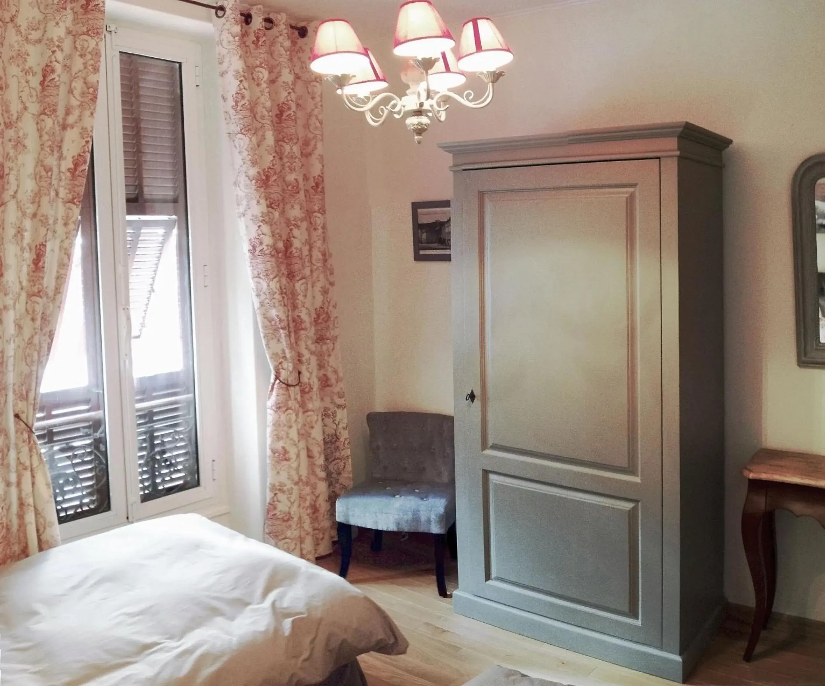 Twin Room in Hotel La Regence Twin Room in Hotel La Regence