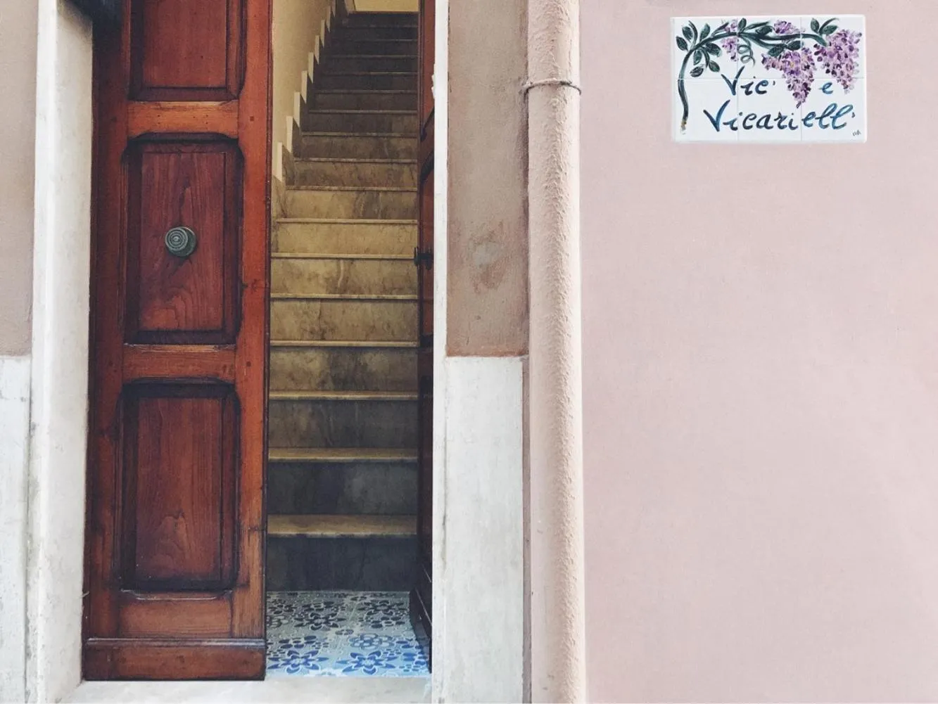 Property logo or sign in Vic e Vicariell