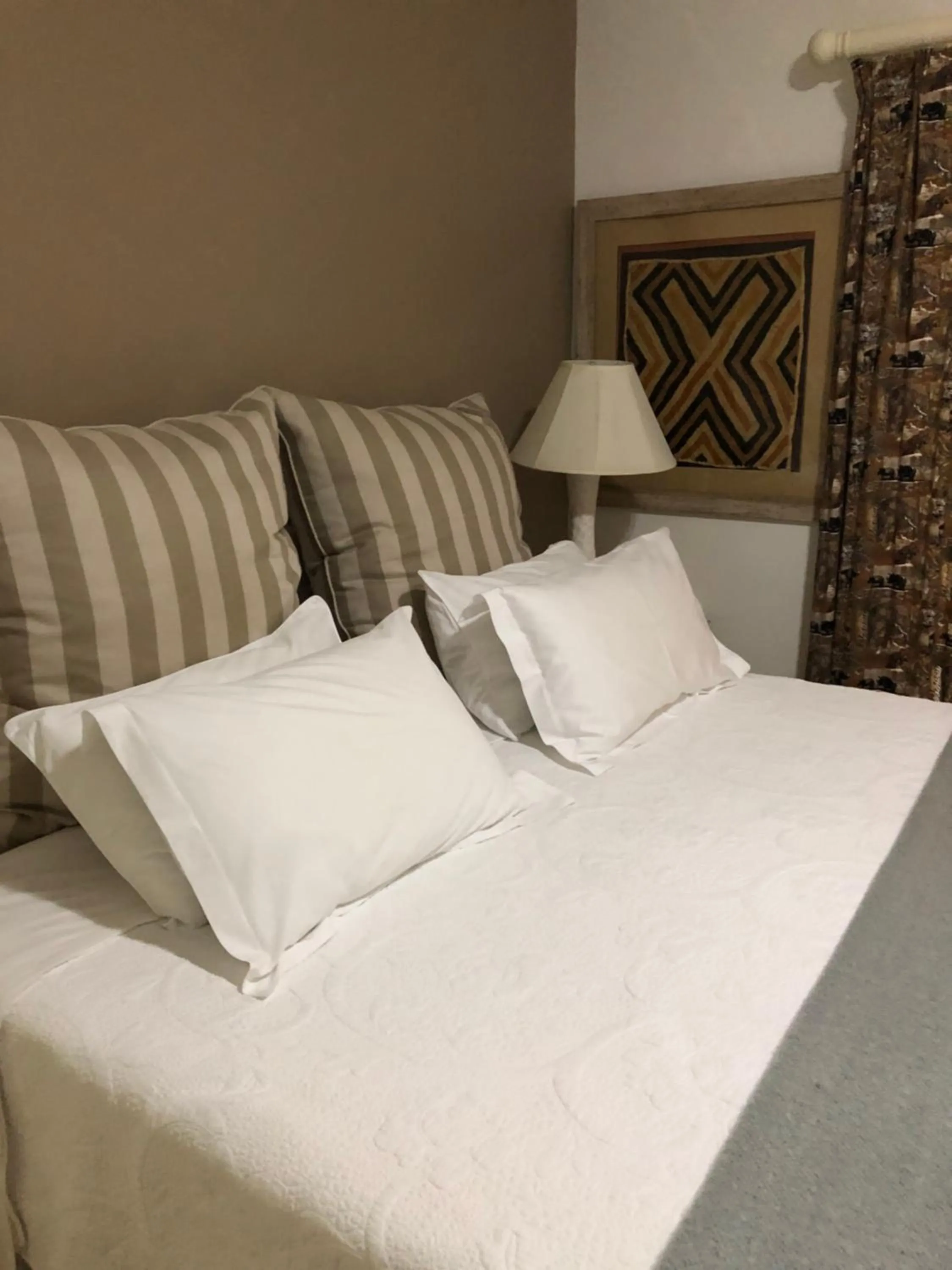 Bed in Alba House Guest House