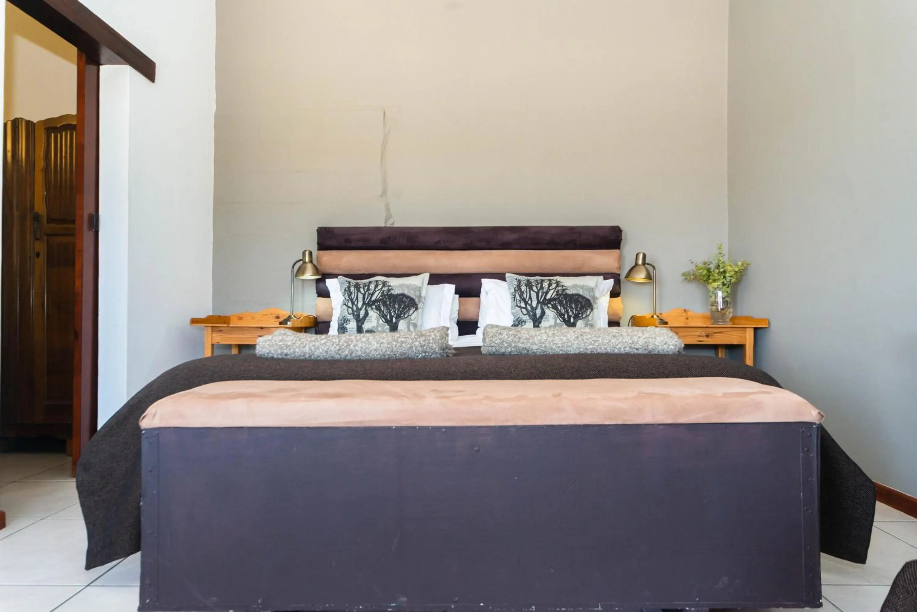 Bed in Melkboomsdrift Guest House & Conference Centre